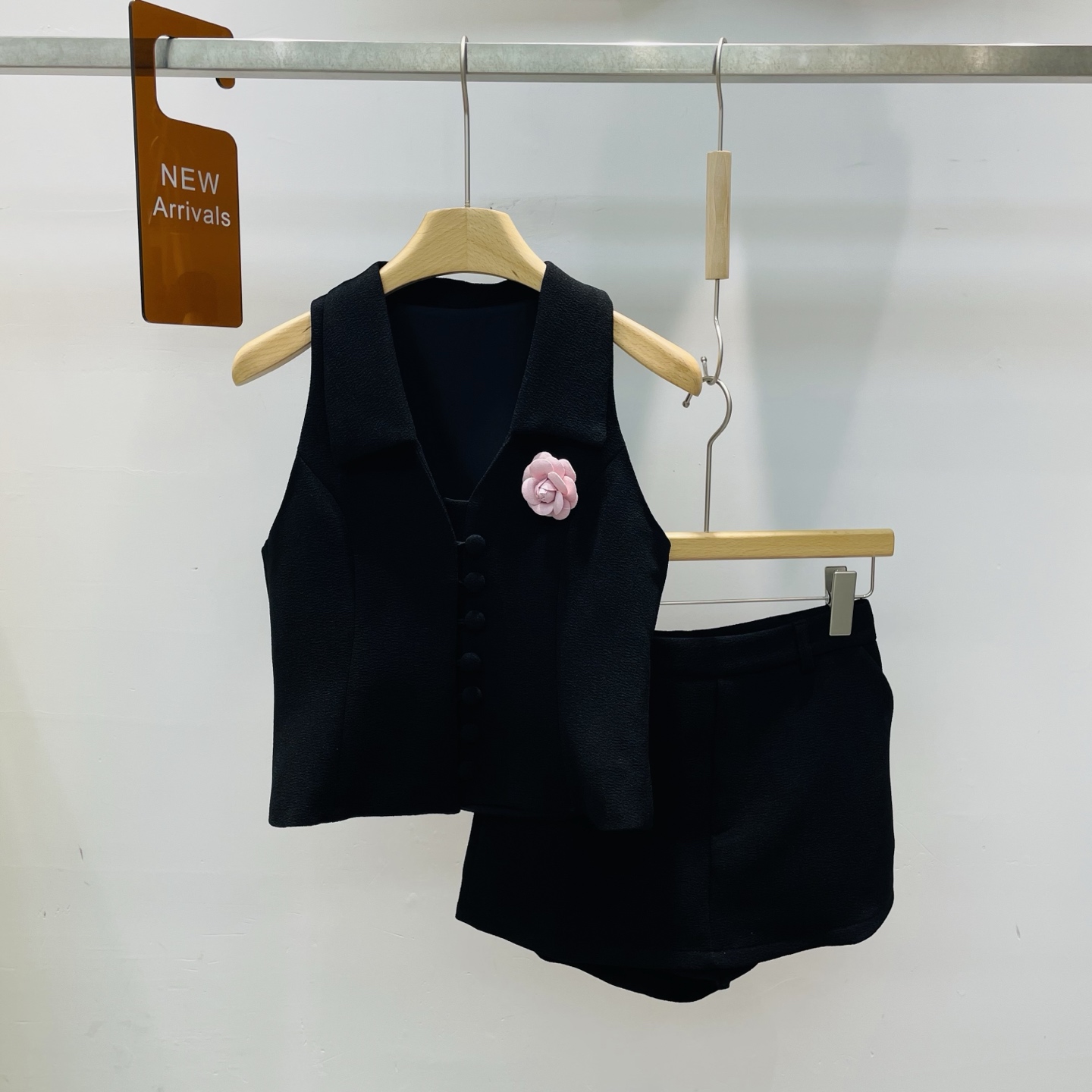 NO:334096,New niche design, small fragrance style high-end V-neck sleeveless vest a line short skirt two-piece SML, skirts, alexander wang19860909新款 小众设计小香风高级感V领无袖马甲a字短裙两件套SML,,skirts,alexander wang,Women's clothing