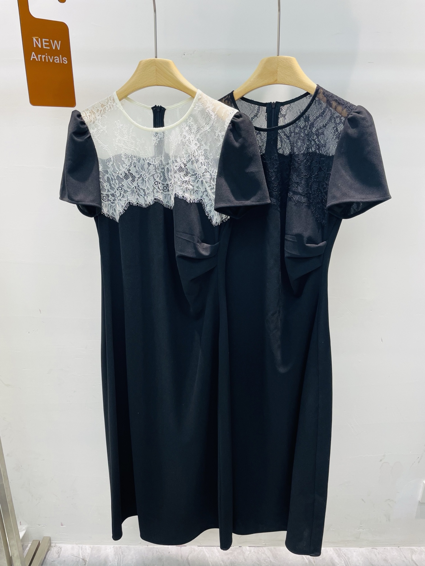NO:334099,New French frigid lace chic Hepburn style slim black short-sleeved dress SMLXL, skirts, T-shirt, alexander wang19860909新款法式冷淡系拼蕾丝别致赫本风气质显瘦黑色短袖连衣裙SMLXL,,skirts,T-shirt,alexander wang,Women's clothing