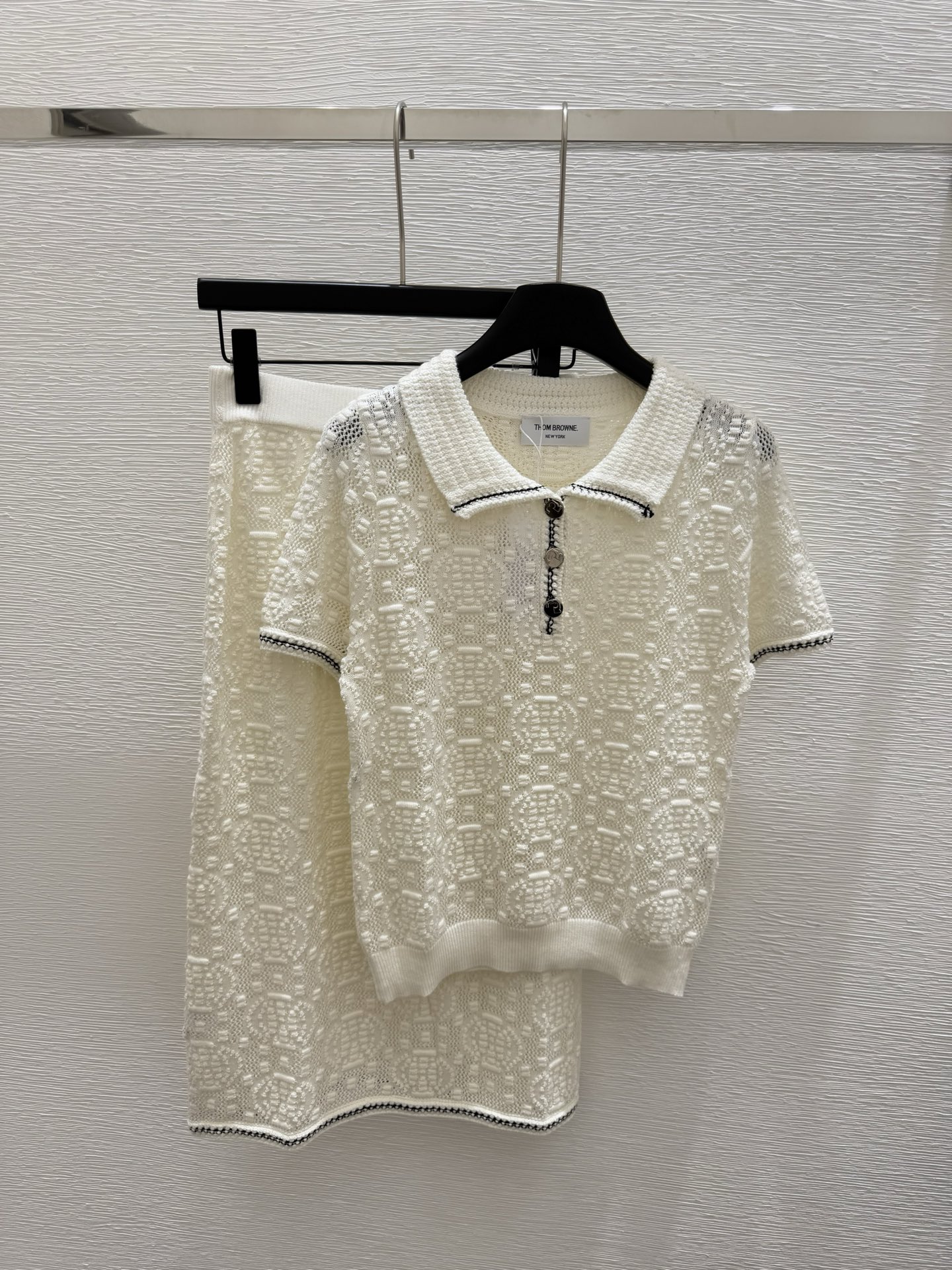 NO:334851,TB Home Early Spring New Lapel Two-Piece Knitted Short Sleeve Long Skirt Color White Size 36.38.40, Skirts, T-shirt, alexander wang19860909TB家  早春新款 翻领两件套针织短袖长裙 颜色白色 尺码36.38.40,,skirts,T-shirt,alexander wang,Women's clothing