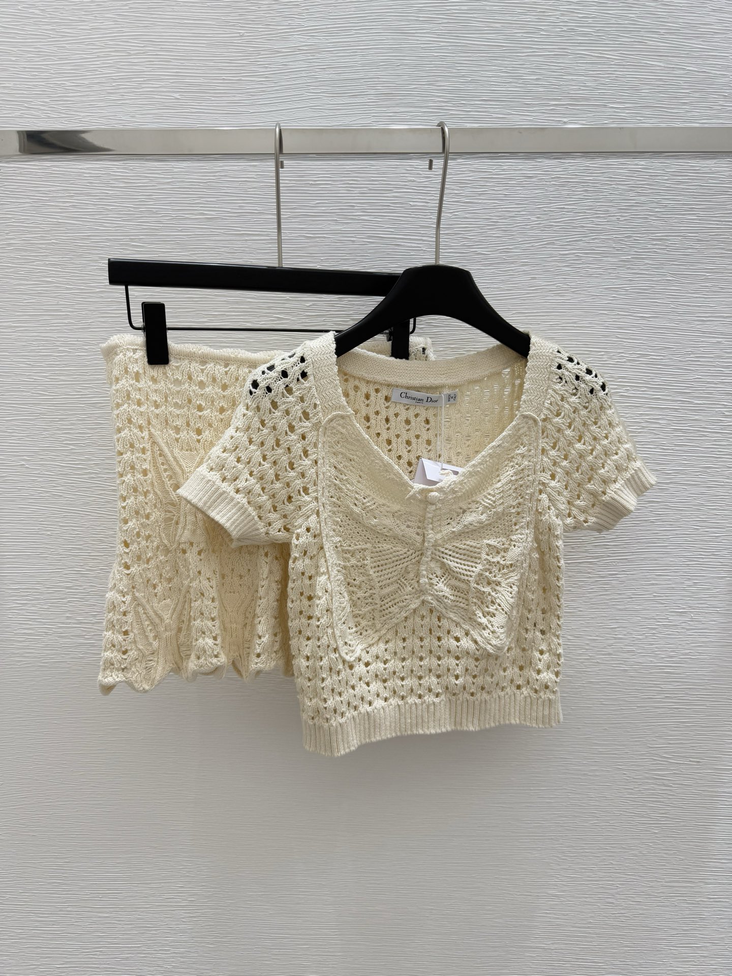 NO:410753,D Home Early Spring New Style Round Neck Hollow Knitted Short Sleeve Two-Piece Set Color White Size 36.38.40, Dior, T-shirt, alexander wang19860909D家  早春新款 圆领镂空针织短袖两件套 颜色白色 尺码36.38.40,,dior,T-shirt,alexander wang,Women's clothing