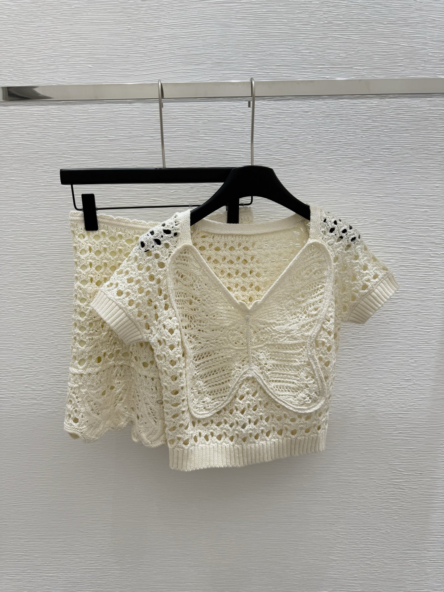 NO:410802,D Home Early Spring New Style Round Neck Hollow Knitted Short Sleeve Two-Piece Set Color White Size 36.38.40, Dior, T-shirt, alexander wang19860909D家  早春新款 圆领镂空针织短袖两件套 颜色白色 尺码36.38.40,,dior,T-shirt,alexander wang,Women's clothing