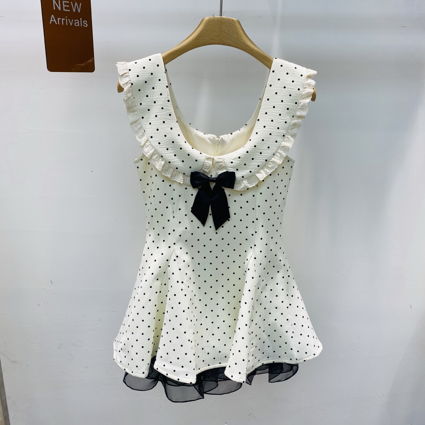 NO:411733,New niche designer one-shoulder French polka dot pure waist-hugging fluffy dress SML, skirts, alexander wang19860909新款小众设计师一字肩法式波点纯欲收腰蓬蓬连衣裙SML,,skirts,alexander wang,Women's clothing