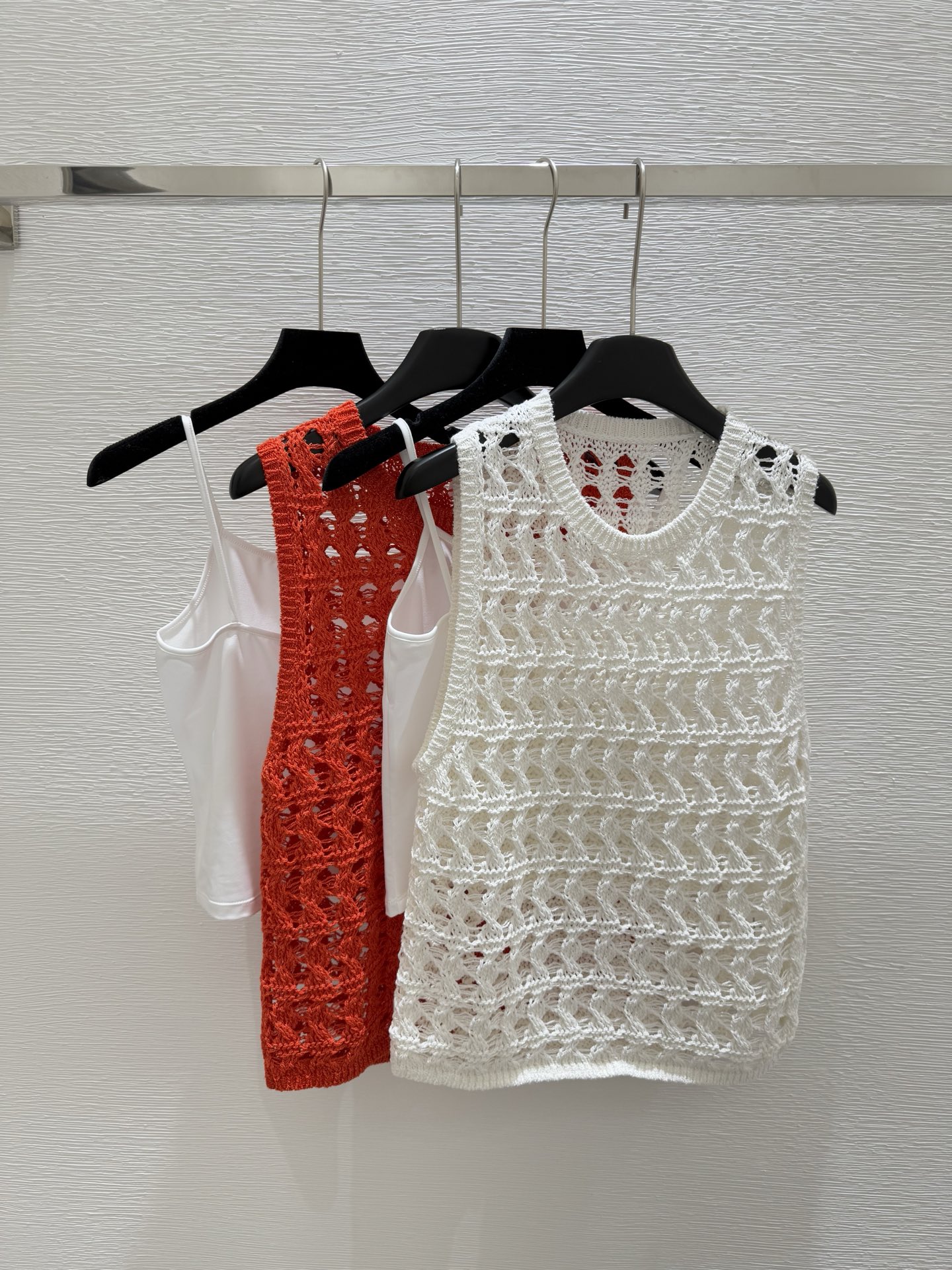 NO:425346,BC Home Summer New Style Hollow Knitted Vest Color White Red Size 36.38.40, Chanel, Alexander Wang19860909BC家 夏季新款 镂空针织背心 颜色白色 红色 尺码36.38.40,,chanel,alexander wang,Women's clothing