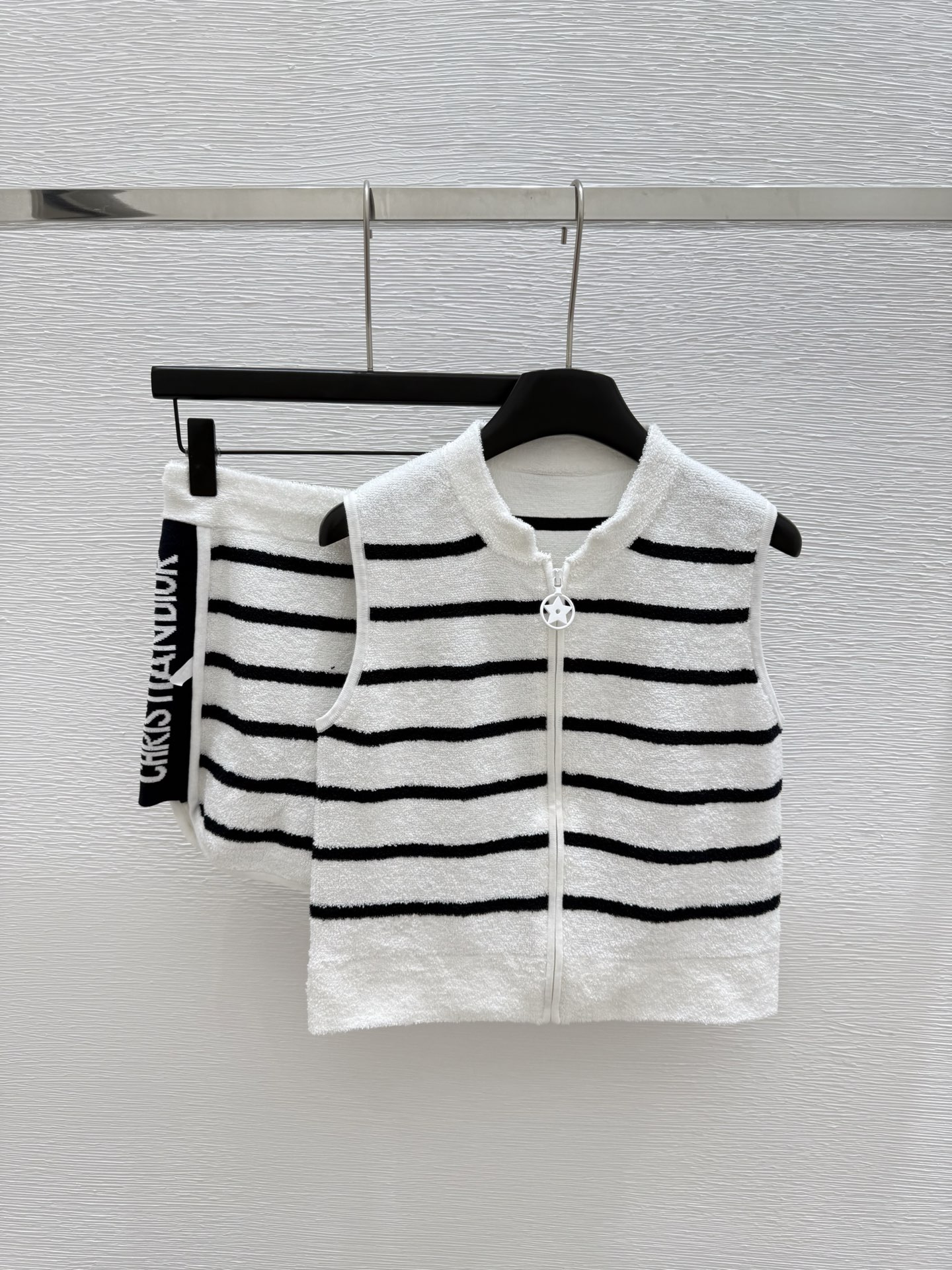 NO:427674,D Home New Summer Style Striped Zipper Knitted Two-Piece Set Color White Size 36.38.40, Dior, Alexander Wang19860909D家 夏季新款 条纹拉链针织两件套 颜色白色 尺码36.38.40,,dior,alexander wang,Women's clothing