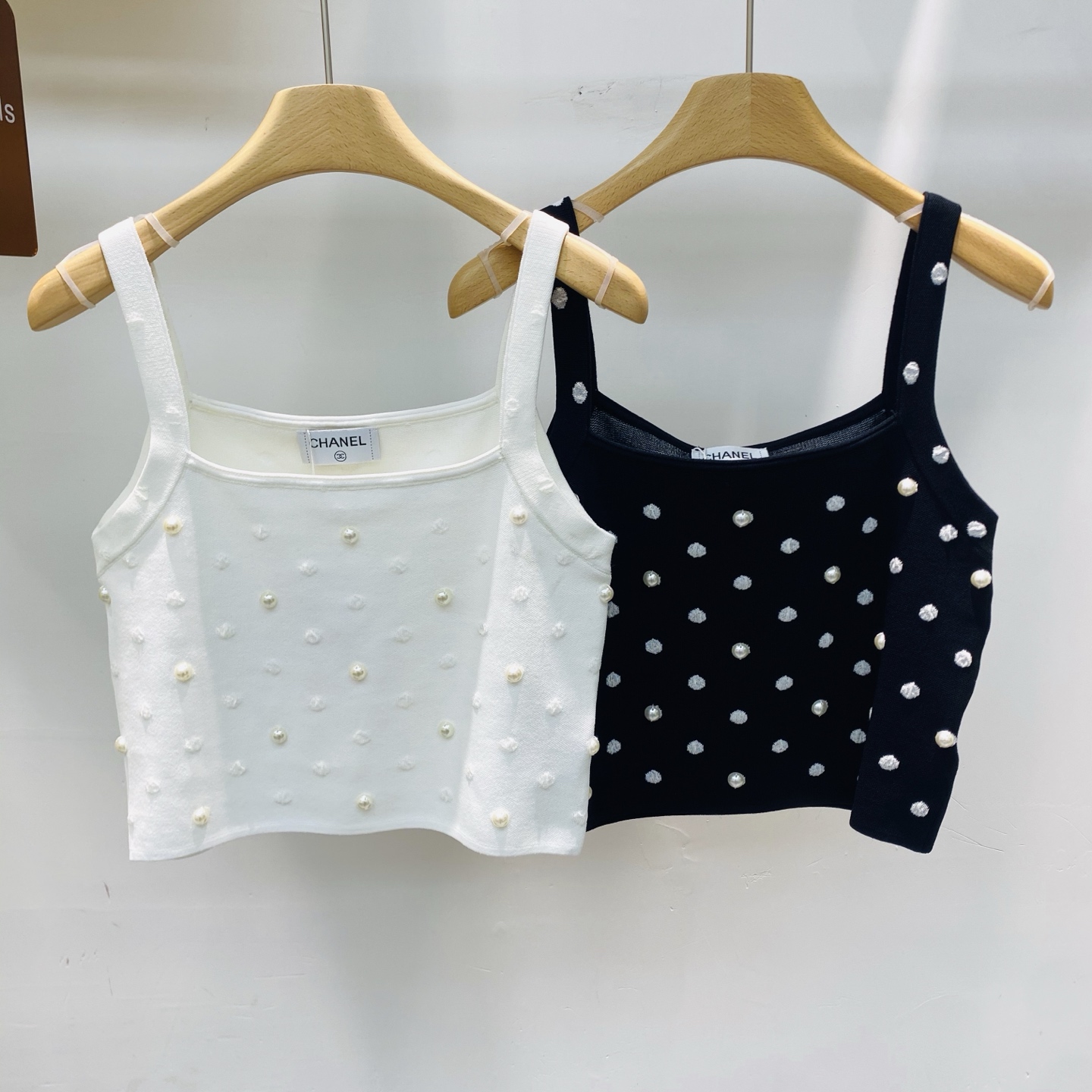 NO:443748,New Lafei** Full body bead decoration design knitted suspender vest top SML1,,alexander wang19860909新款拉飞** 通体钉珠装饰设计针织吊带背心上衣SML1,,alexander wang,Women's clothing