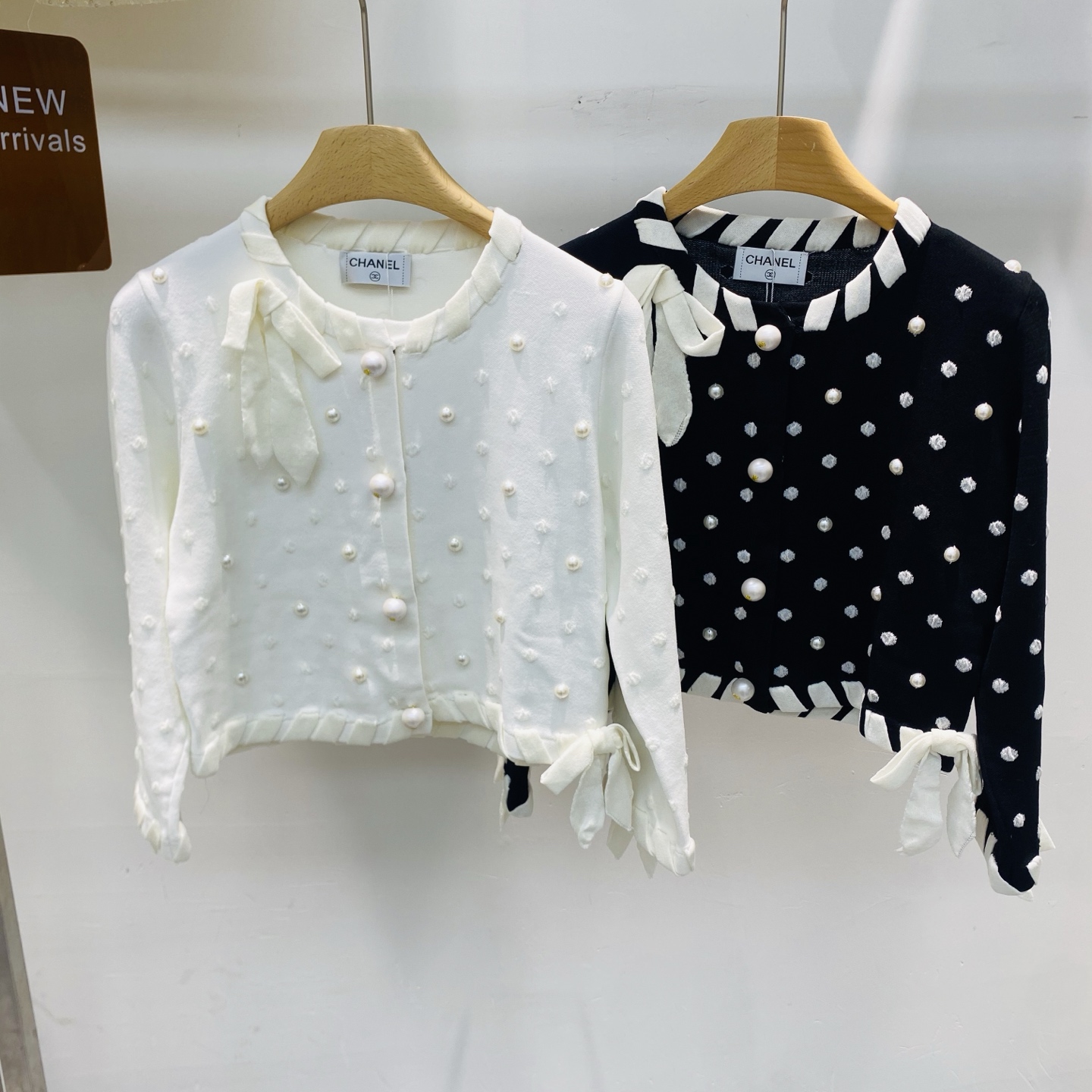NO:443756,New Lafei** Design niche straps bow nail bead single-breasted long-sleeved knitted cardigan top SML2, alexander wang19860909新款拉飞** 设计感小众绑带蝴蝶结钉珠单排扣长袖针织开衫上衣SML2,,alexander wang,Women's clothing