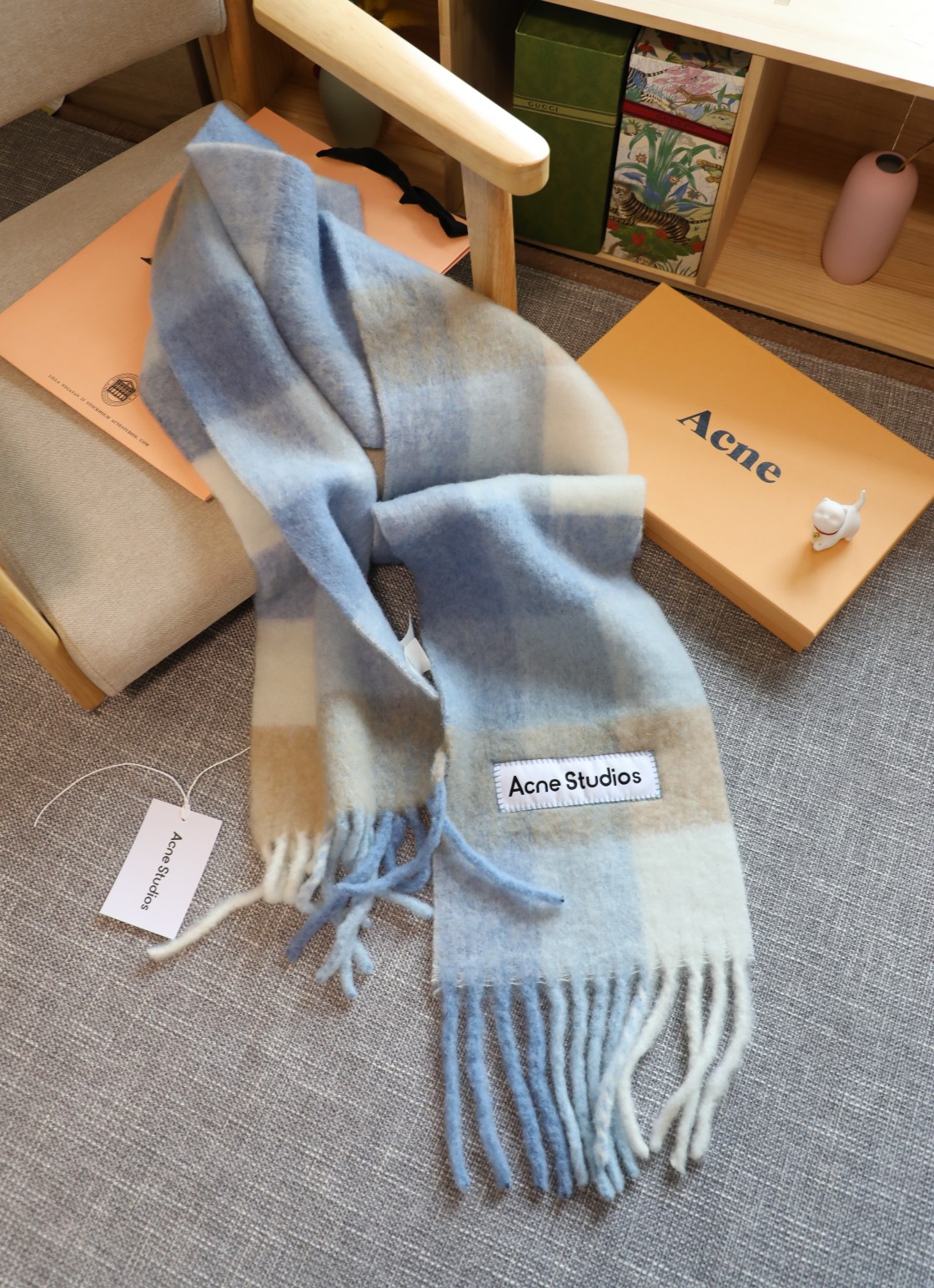 Acne Studios 艾克妮马海毛围巾