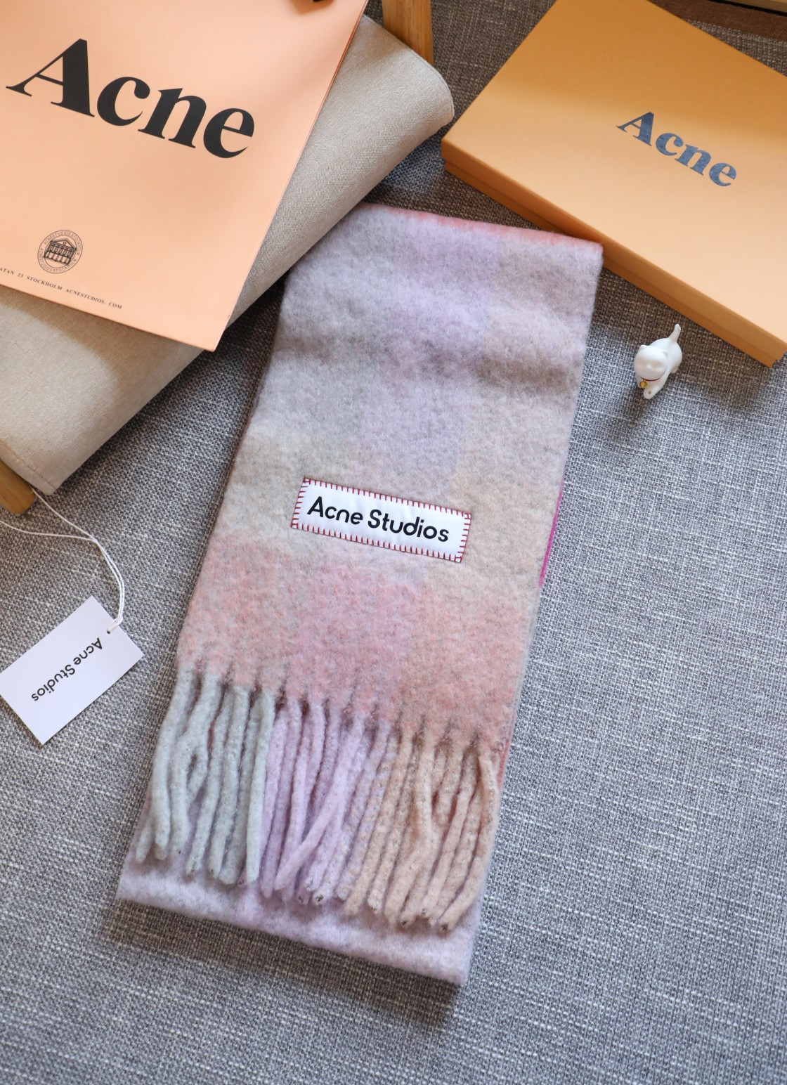 Acne Studios 艾克妮马海毛围巾