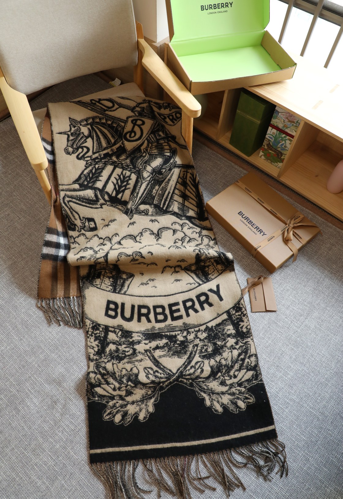 Burberry b战马 披肩