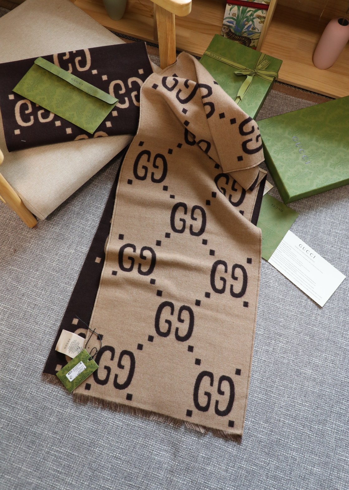 💰 【▪Gucci必入。人手一条】专柜的大爆款~，福利推荐！！专柜售价近4k＋❗面料是强捻色纺双面真丝羊