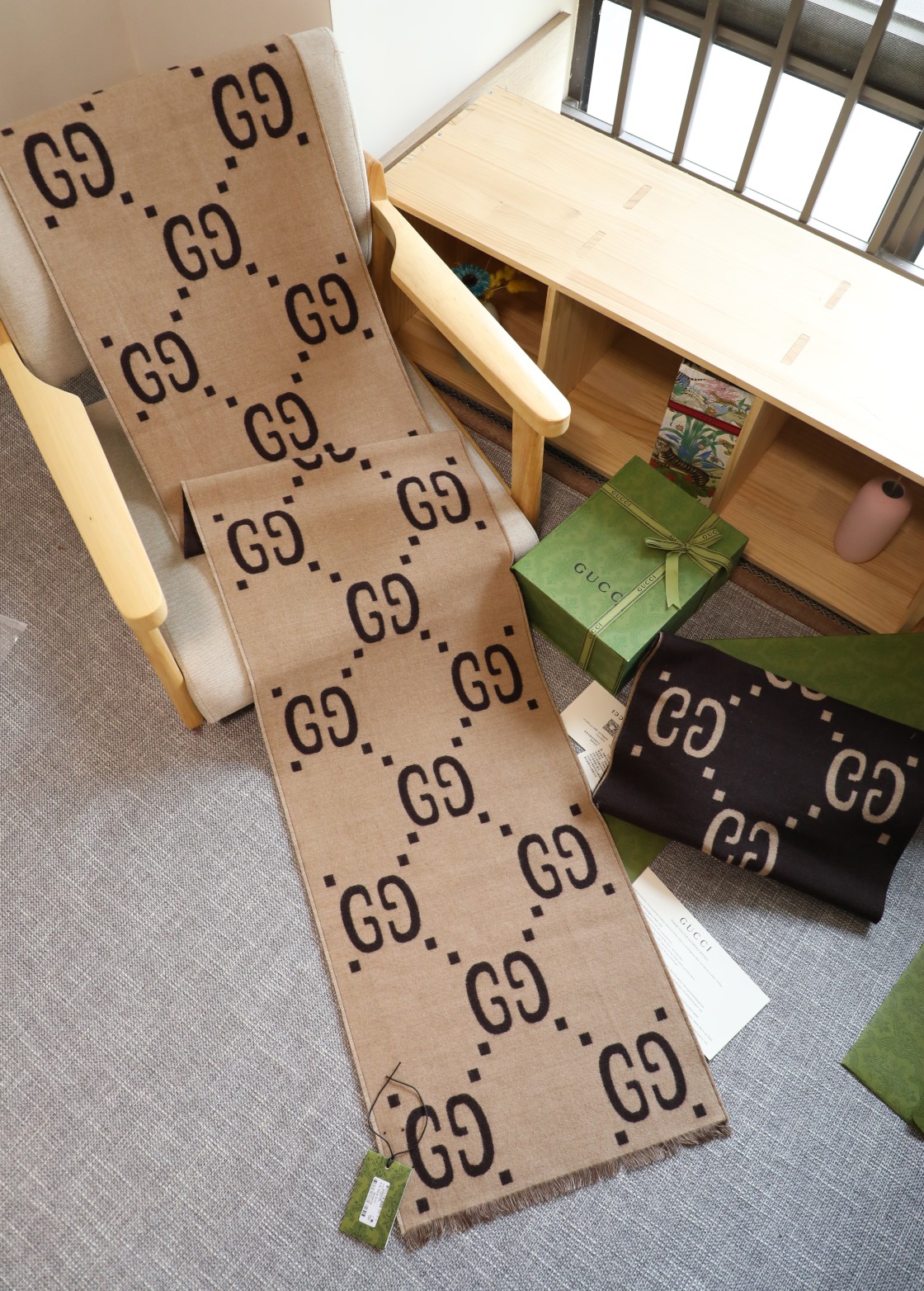 💰 【▪Gucci必入。人手一条】专柜的大爆款~，福利推荐！！专柜售价近4k＋❗面料是强捻色纺双面真丝羊