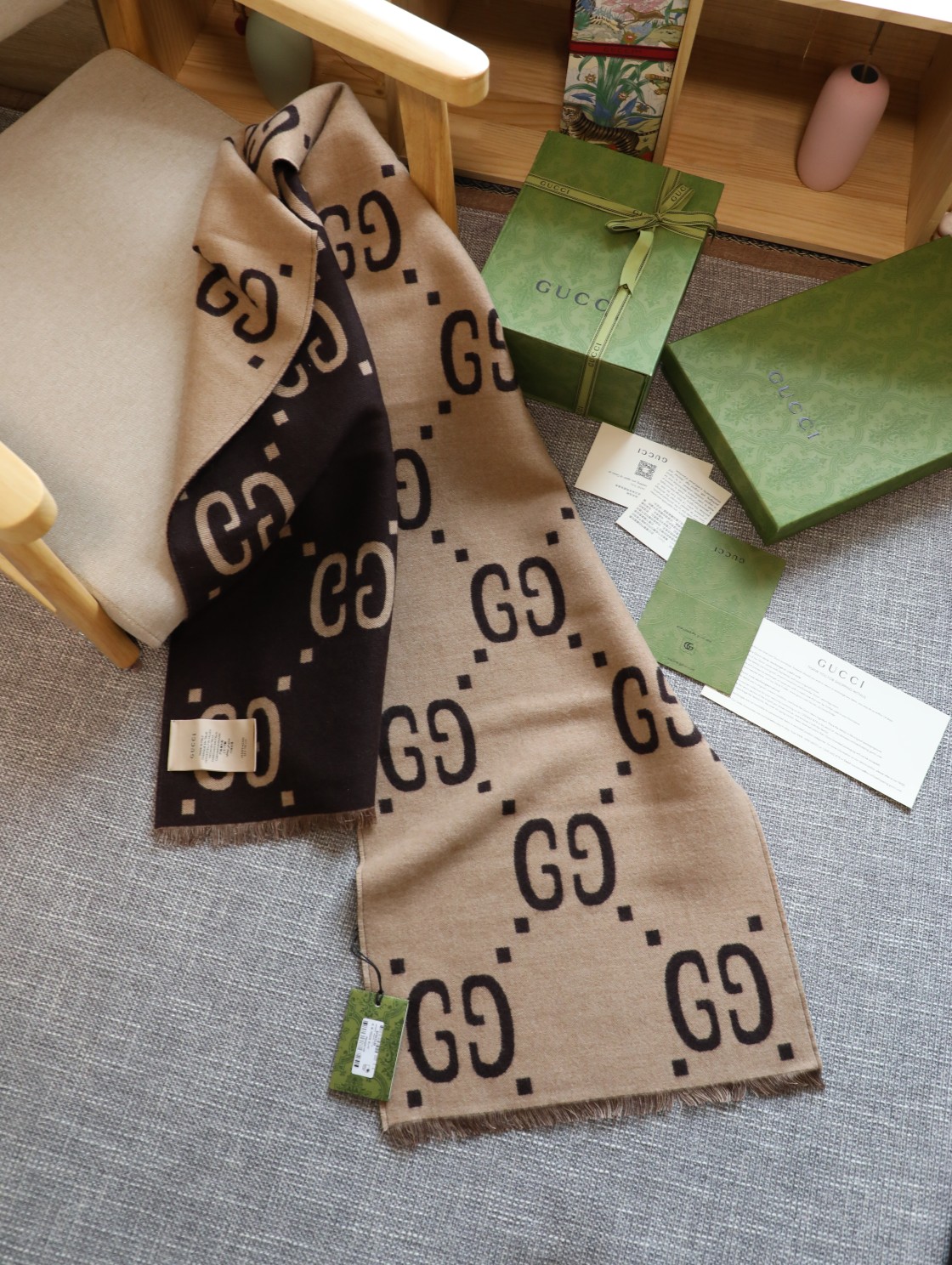 💰 【▪Gucci必入。人手一条】专柜的大爆款~，福利推荐！！专柜售价近4k＋❗面料是强捻色纺双面真丝羊