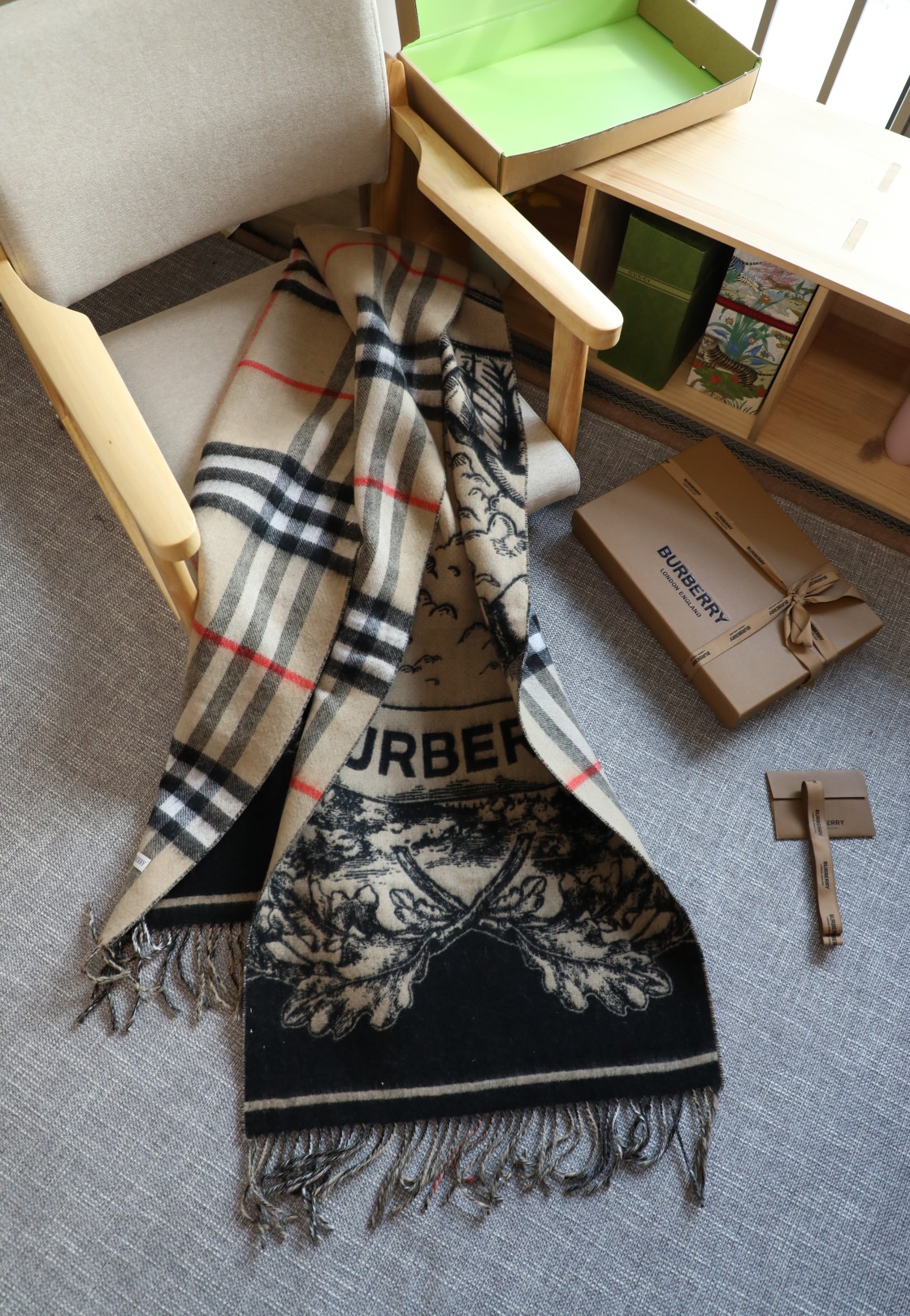 Burberry b战马 披肩