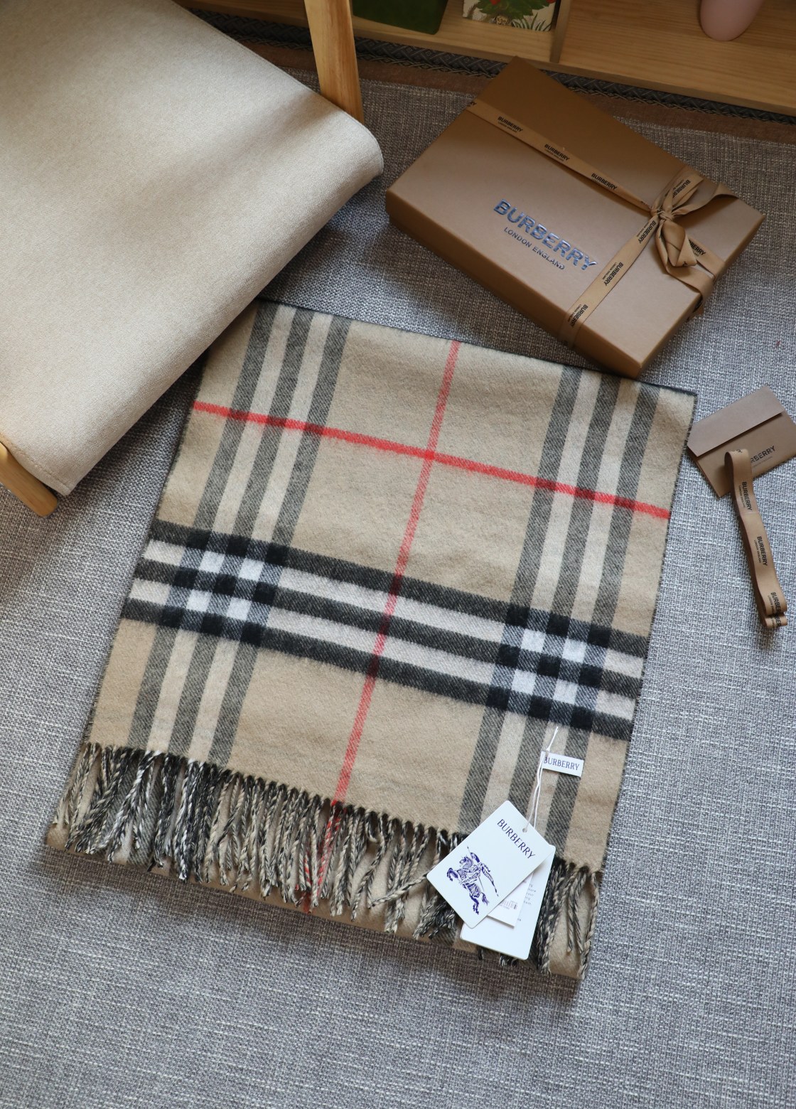 Burberry b战马 披肩