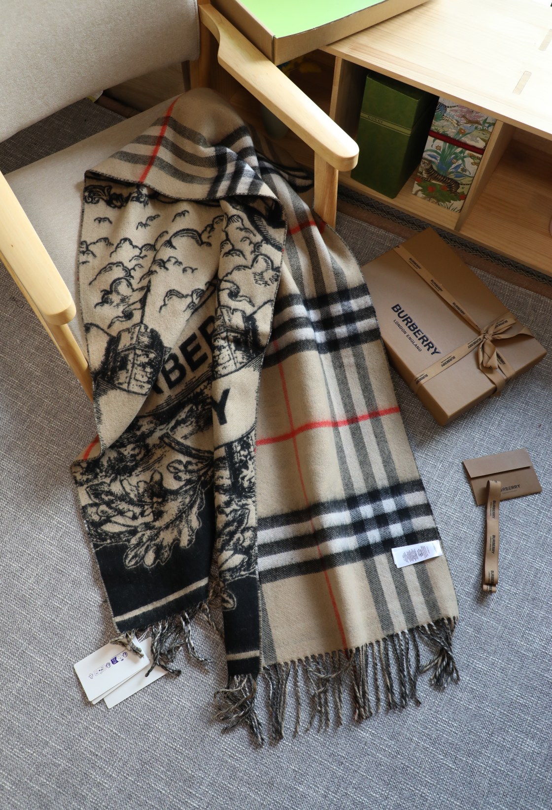 Burberry b战马 披肩