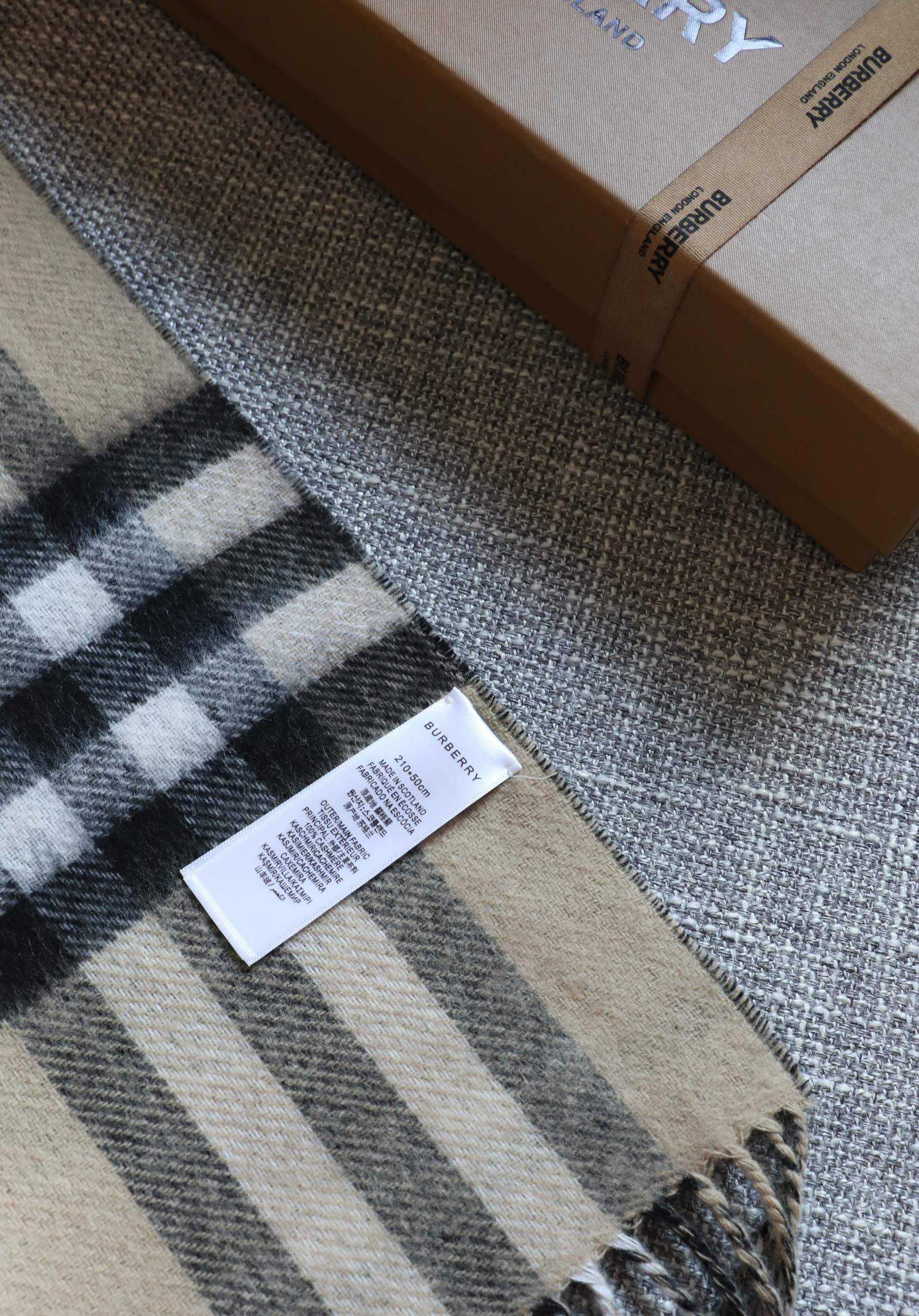 Burberry b战马 披肩