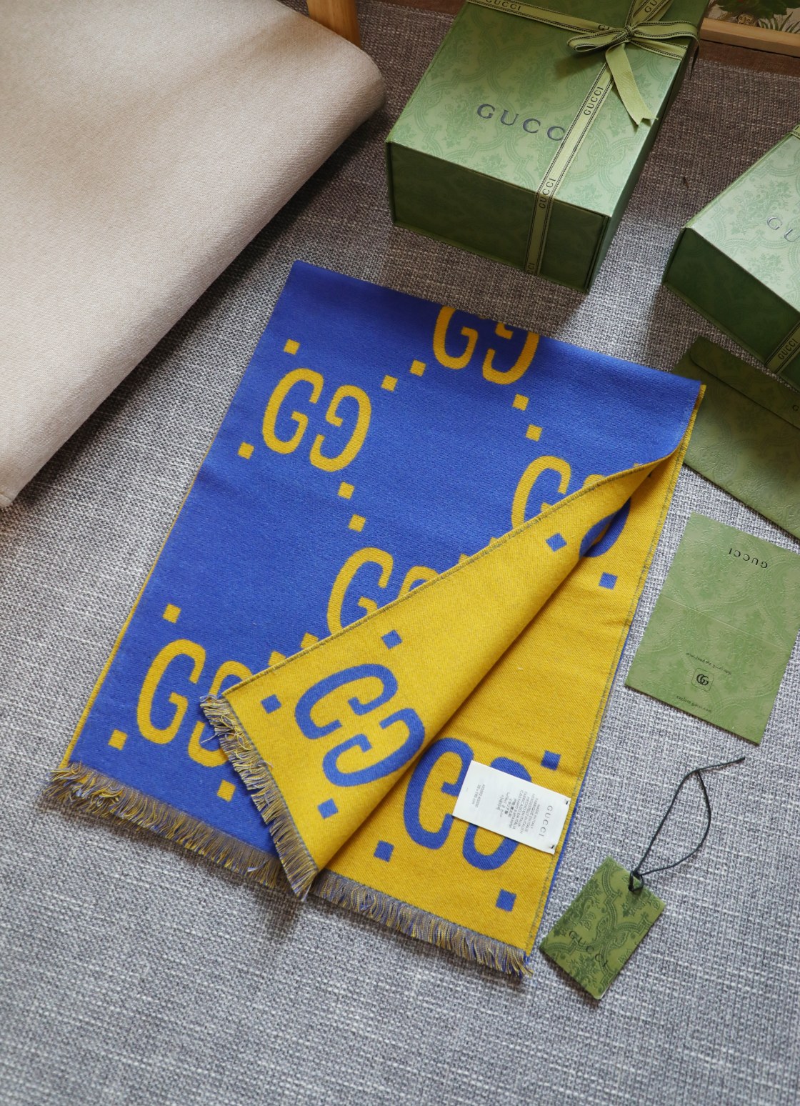 Gucci ▪Gucci必入 人手一条 的大 ~就喜欢这种GG腔调 价格 给力 官网五个色