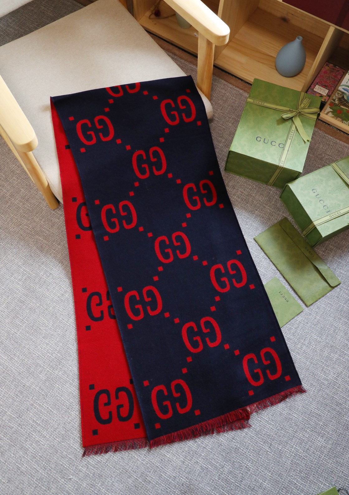Gucci ▪Gucci必入 人手一条 的大 ~就喜欢这种GG腔调 价格 给力 官网五个色