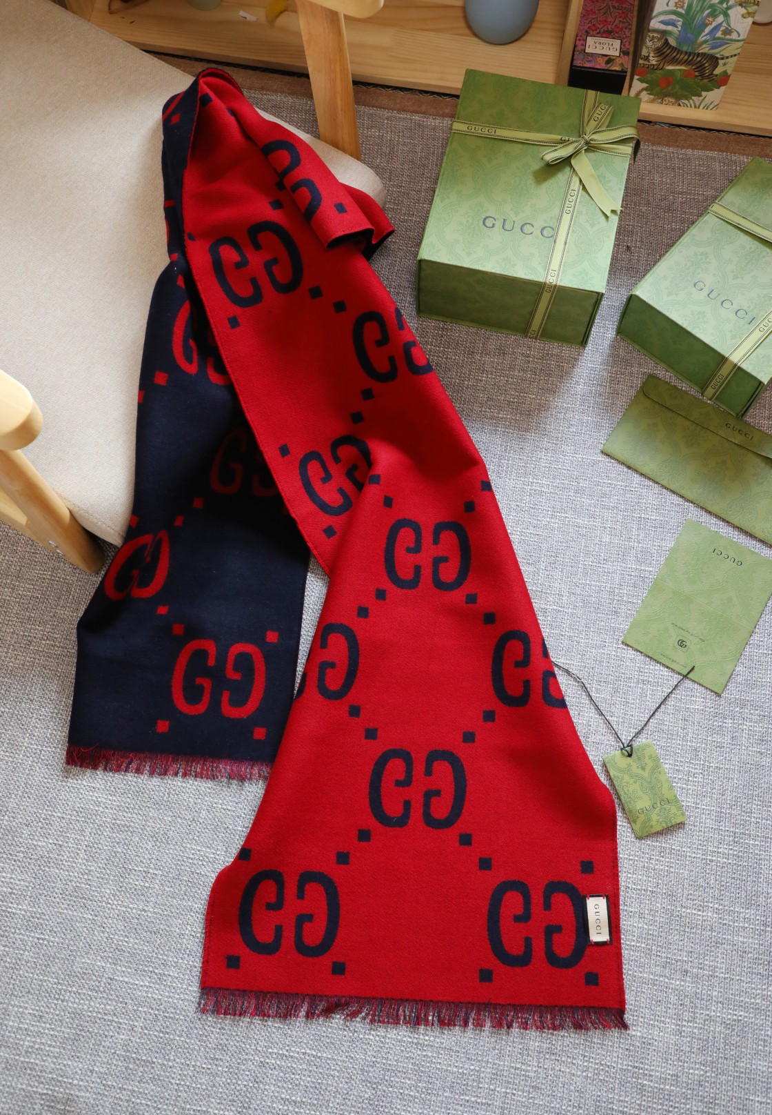 Gucci ▪Gucci必入 人手一条 的大 ~就喜欢这种GG腔调 价格 给力 官网五个色