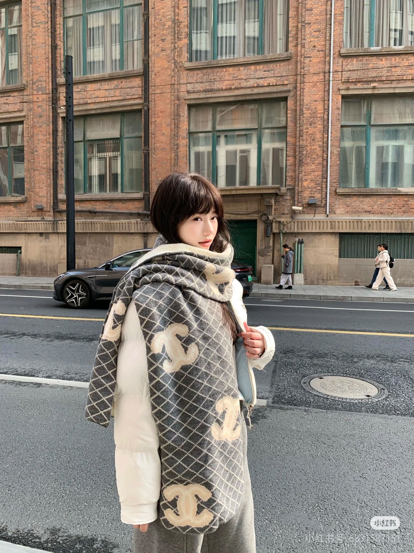 Chanel 小香菱形双面针织围巾 特别蓬松的质感 厚实双层双色 偏休闲类 规格35*180左右 100%羊绒