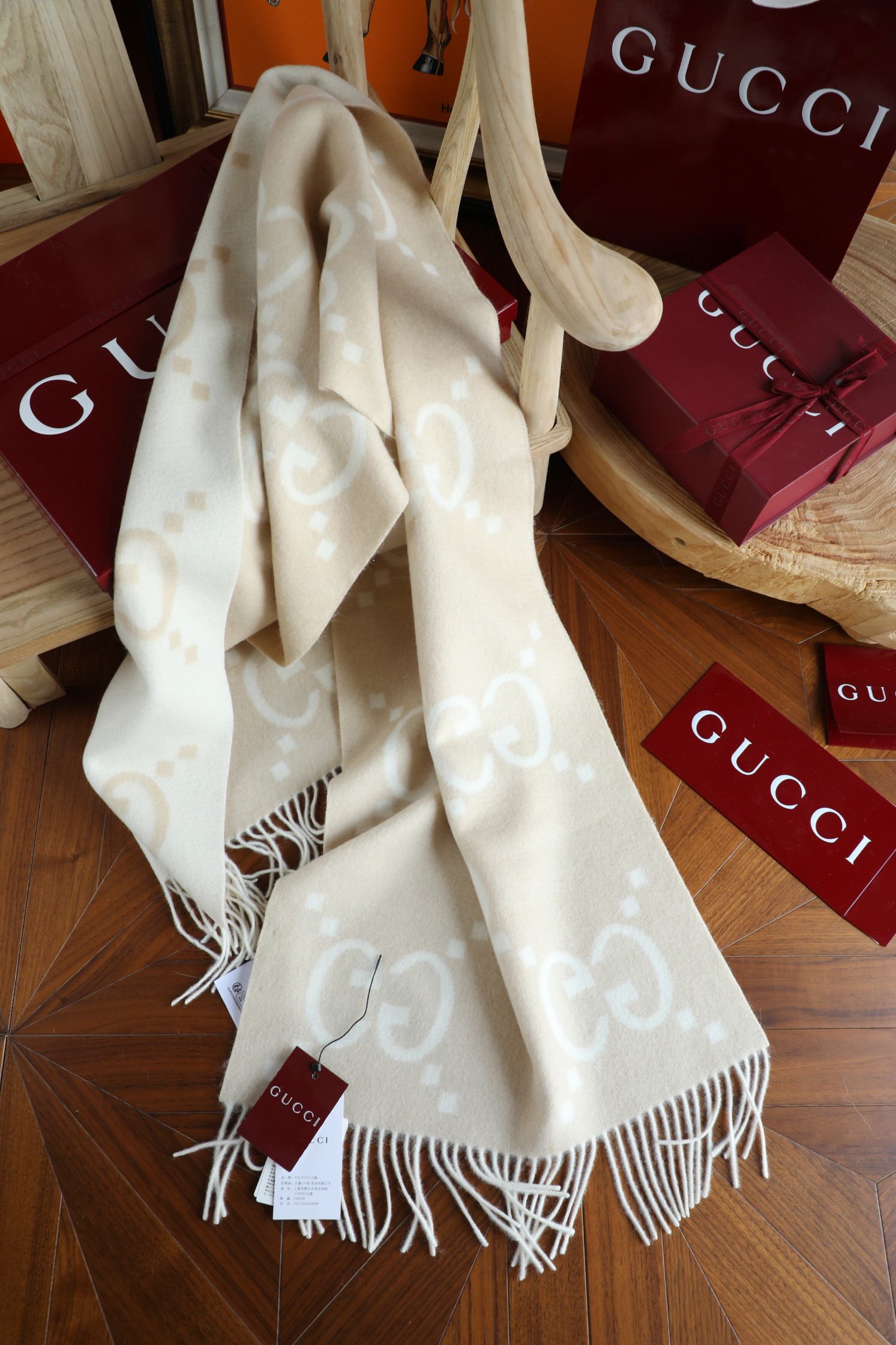 Gucci gg流苏金线 手感 细腻柔软 羊绒米色金线围巾 超细腻羊绒纱线 保暖美观 细节满分 最新 原标 送礼有面 绝对高性价比 规格45*200 100% 羊绒