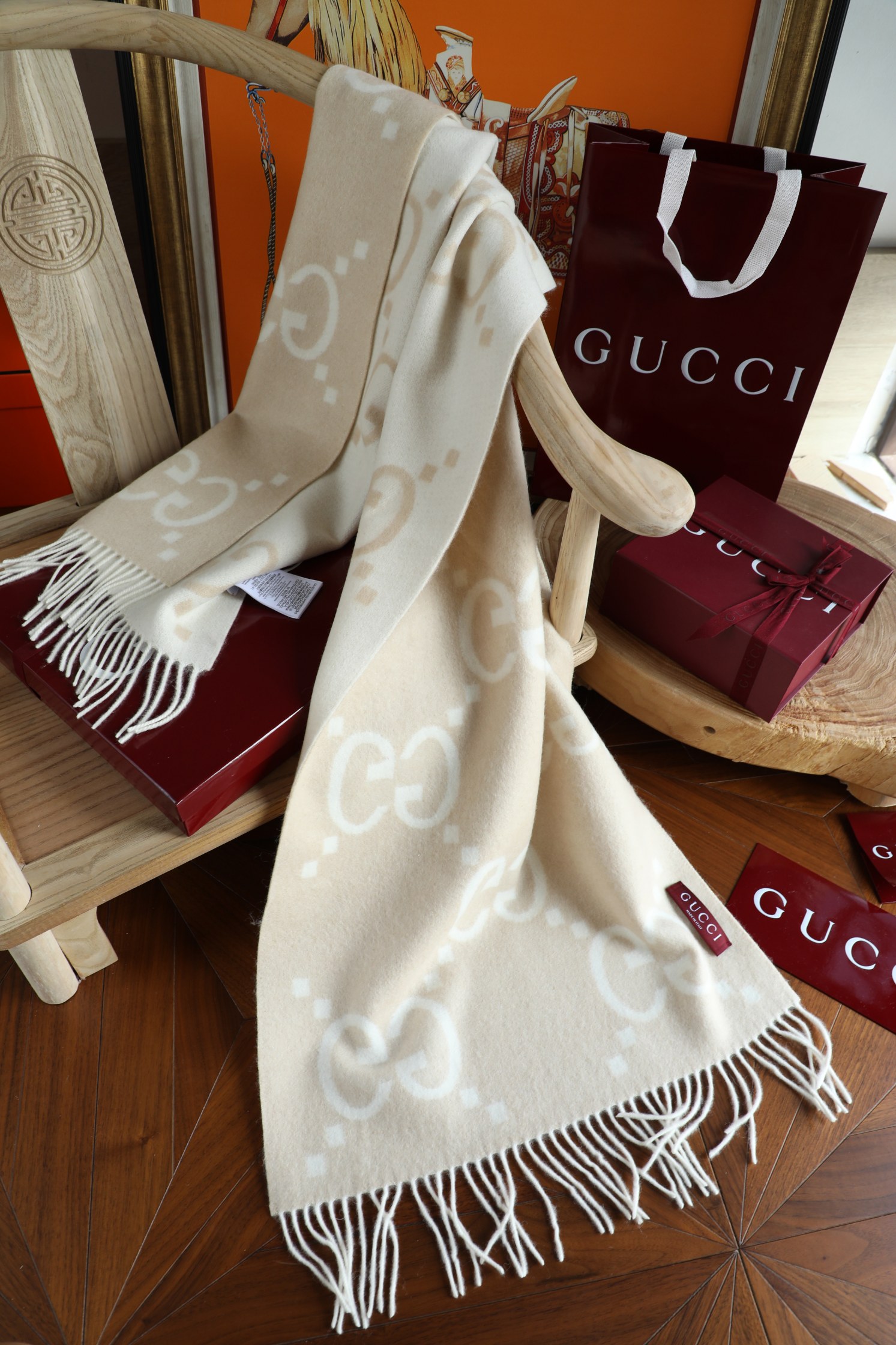 Gucci gg流苏金线 手感 细腻柔软 羊绒米色金线围巾 超细腻羊绒纱线 保暖美观 细节满分 最新 原标 送礼有面 绝对高性价比 规格45*200 100% 羊绒