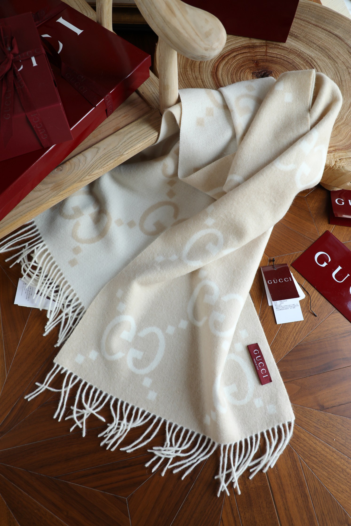 Gucci gg流苏金线 手感 细腻柔软 羊绒米色金线围巾 超细腻羊绒纱线 保暖美观 细节满分 最新 原标 送礼有面 绝对高性价比 规格45*200 100% 羊绒