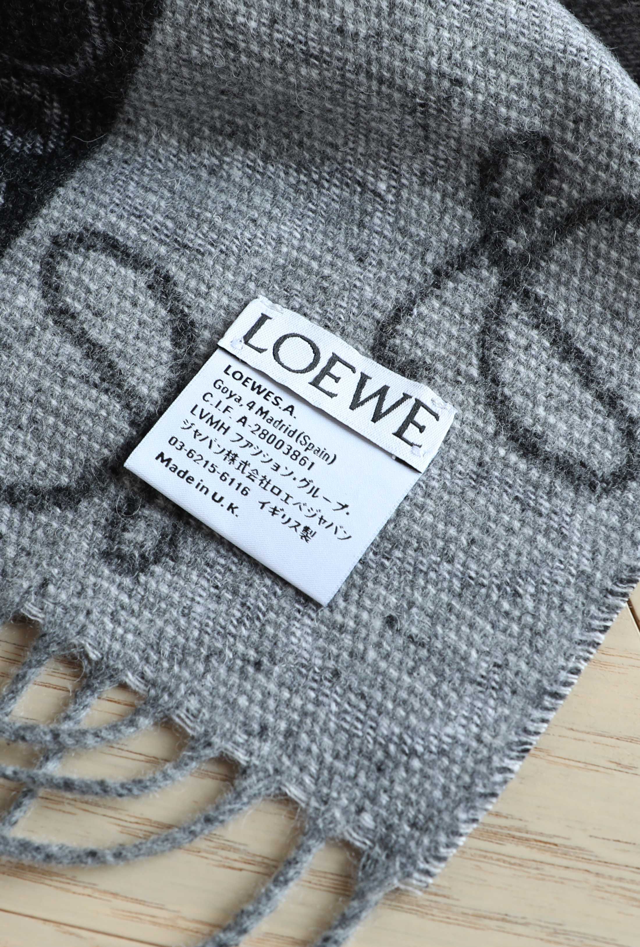 Loewe 罗意威棋盘格提花围巾