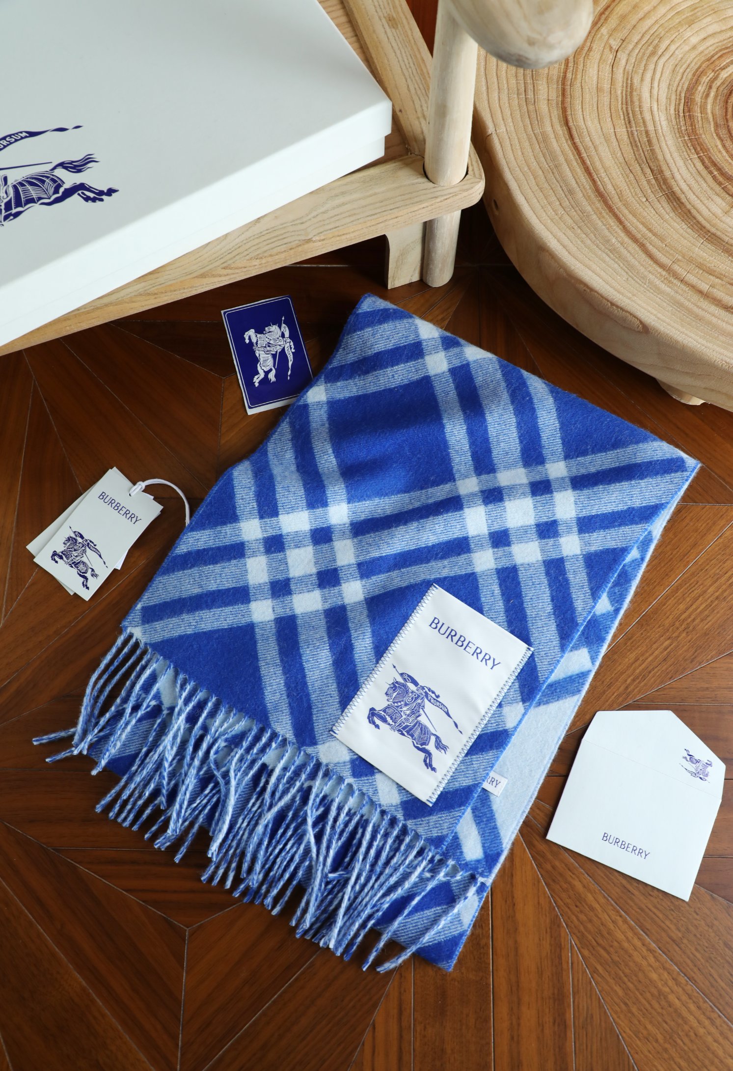 Burberry 柔软面料 流苏版B大标