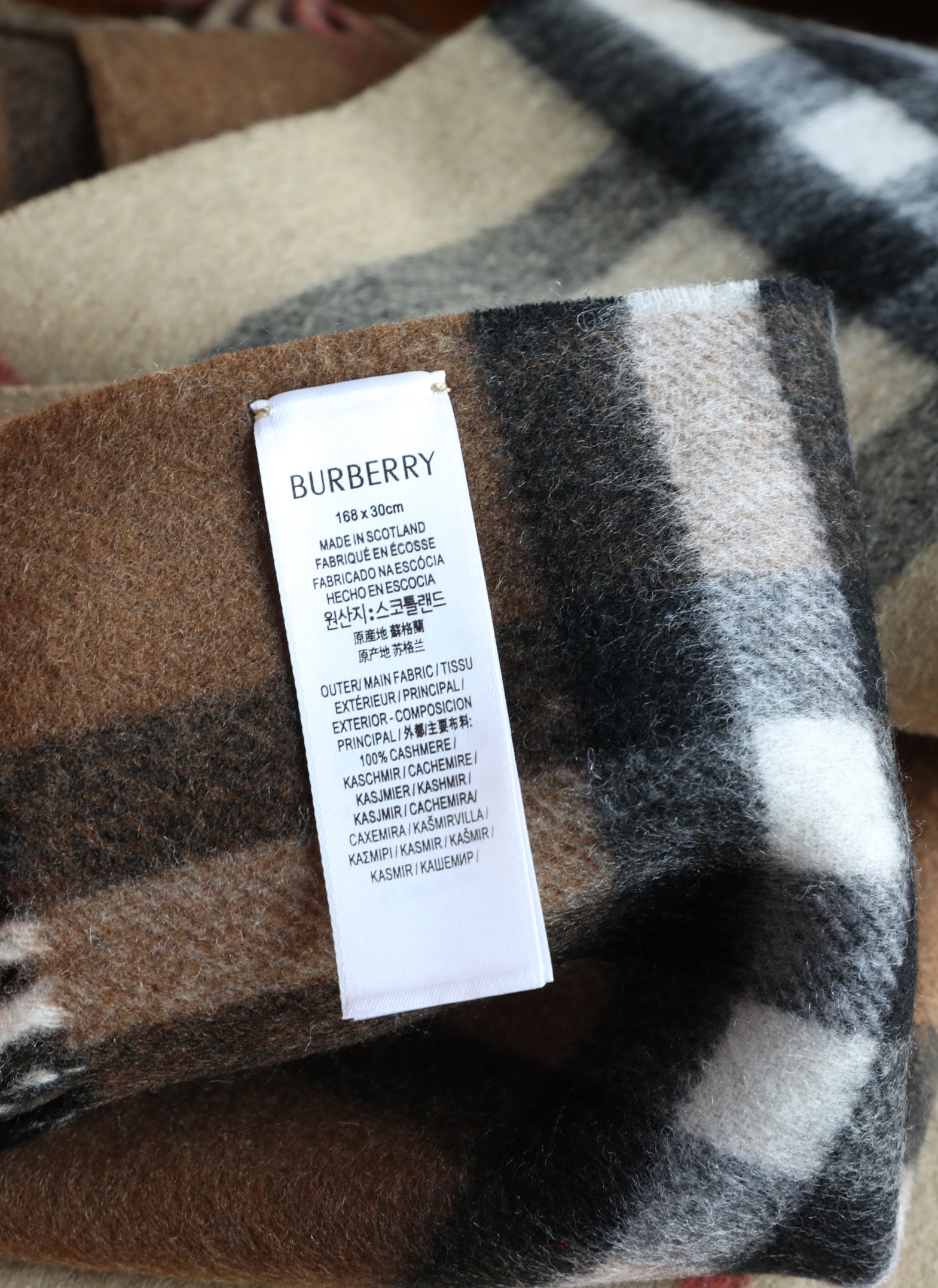 Burberry 巴宝莉双拼色 双面提花羊绒围巾 21年秋冬最新款 排队买 绝对的上身效果极佳