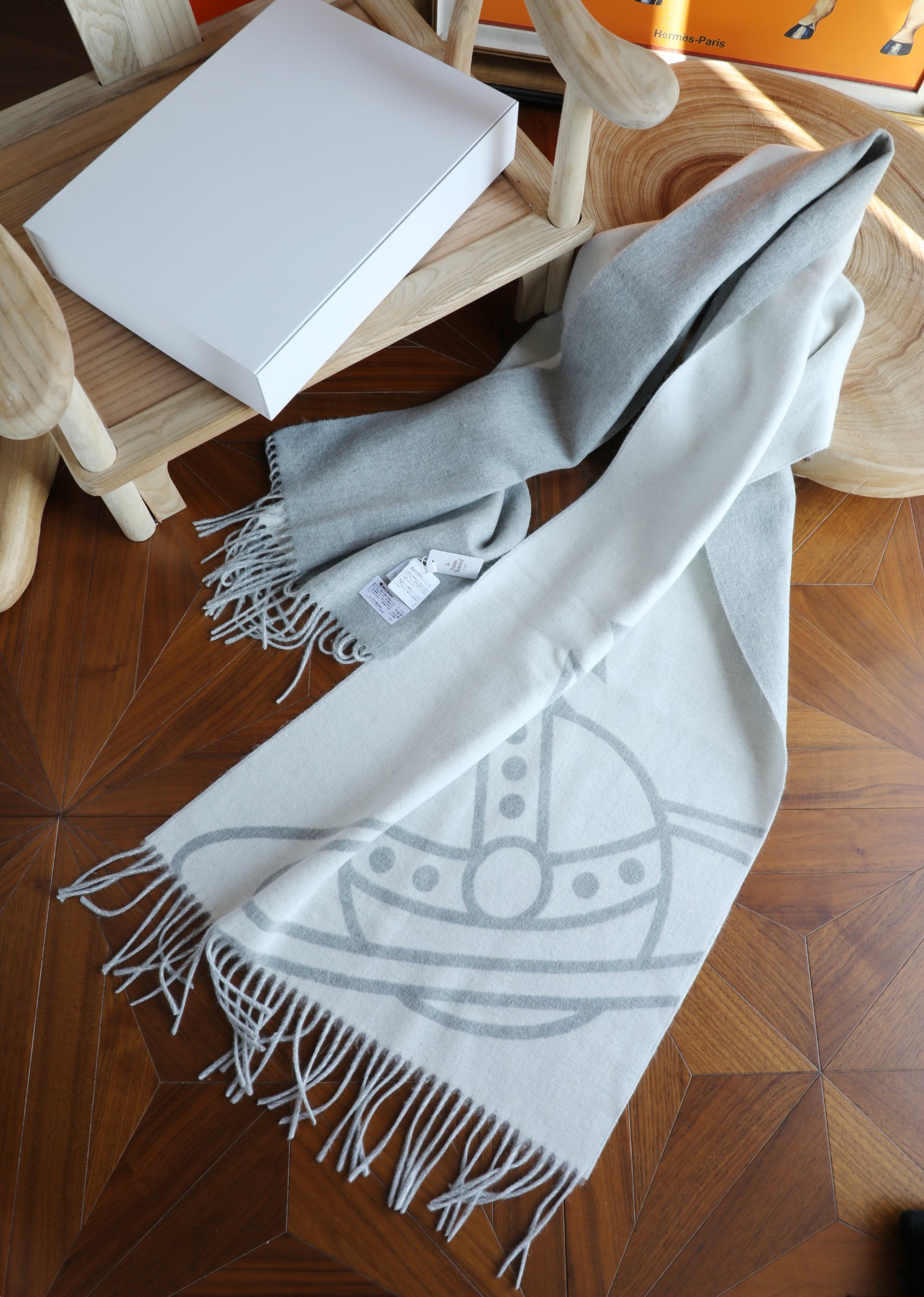 Vivienne Westwood 西太后土星披肩