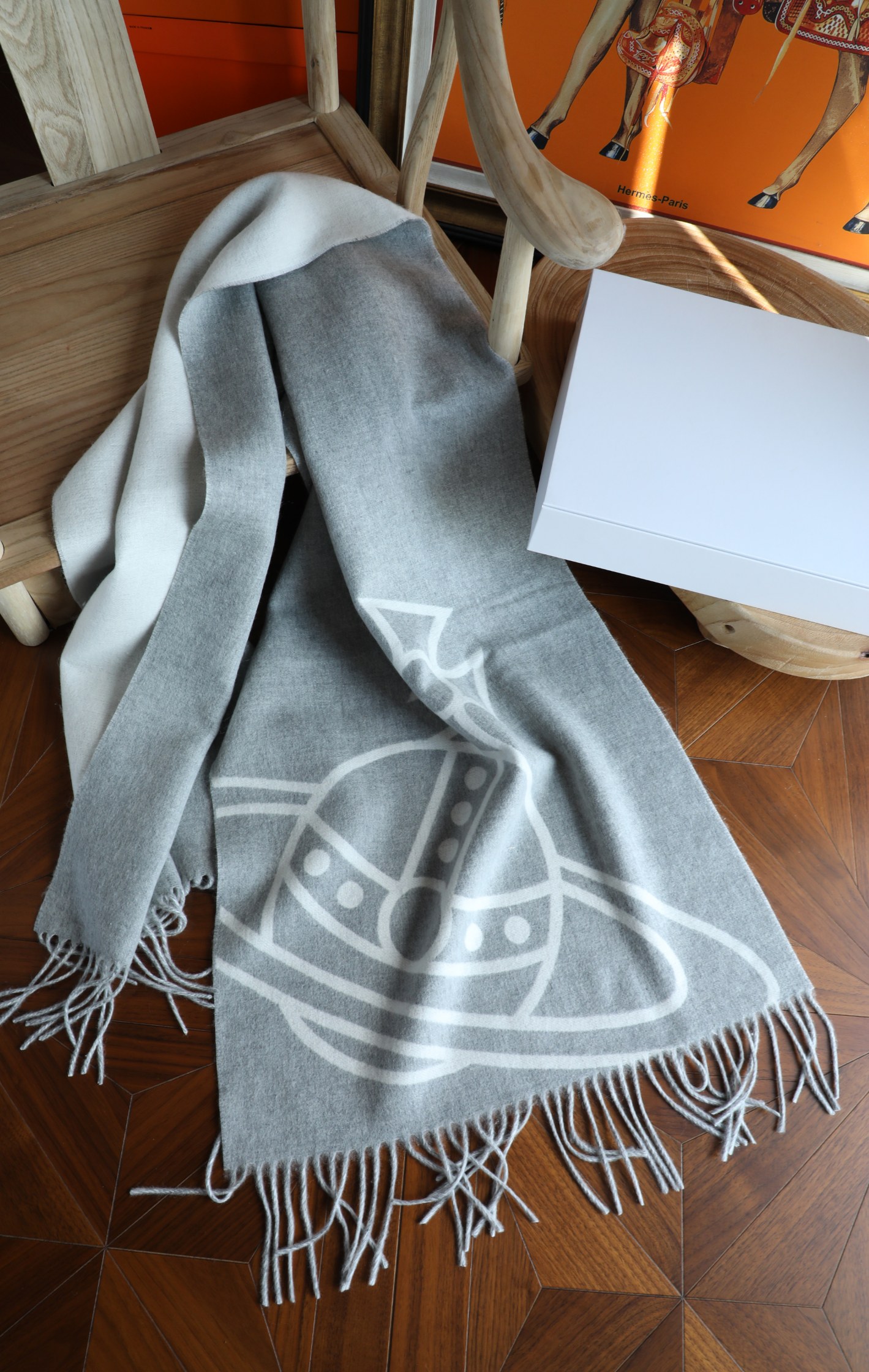 Vivienne Westwood 西太后土星披肩