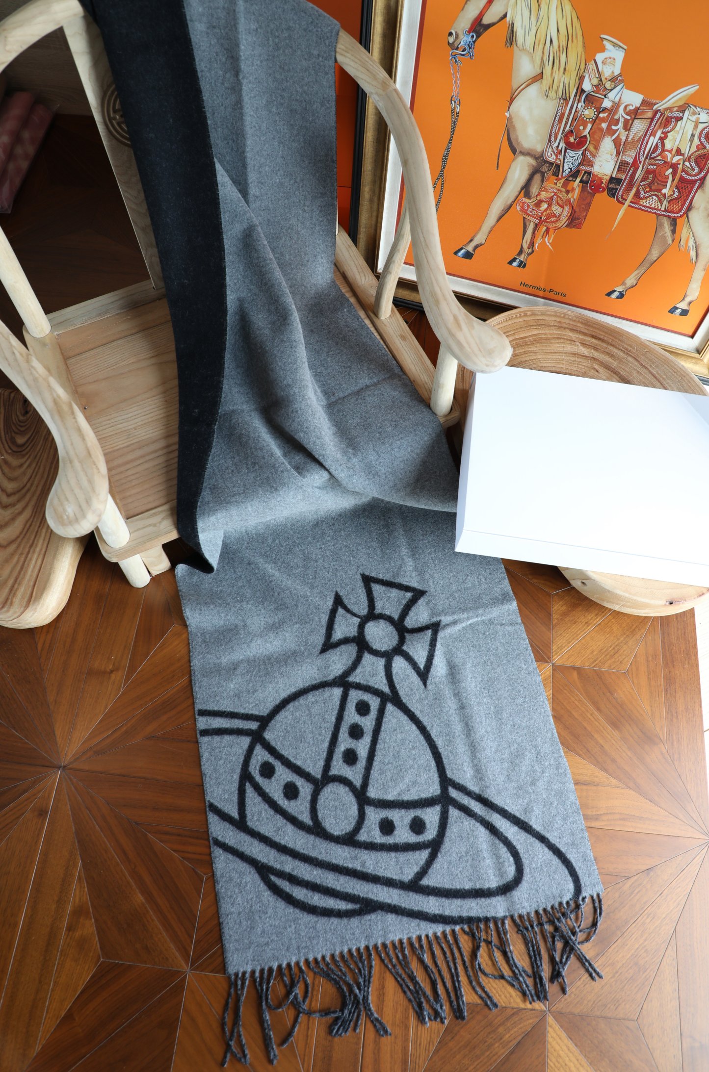 Vivienne Westwood 西太后土星披肩