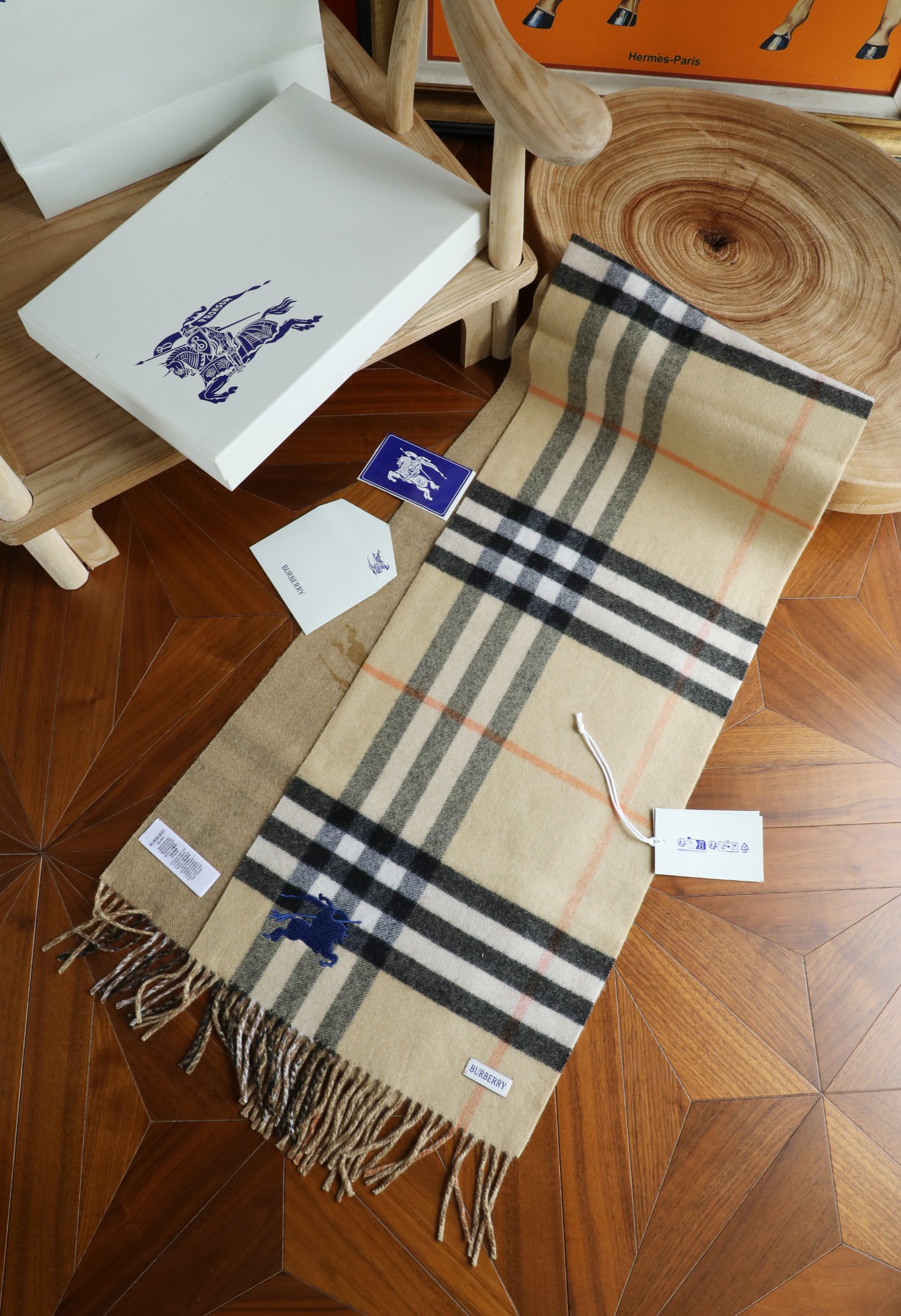 Burberry 最新款 B双刺