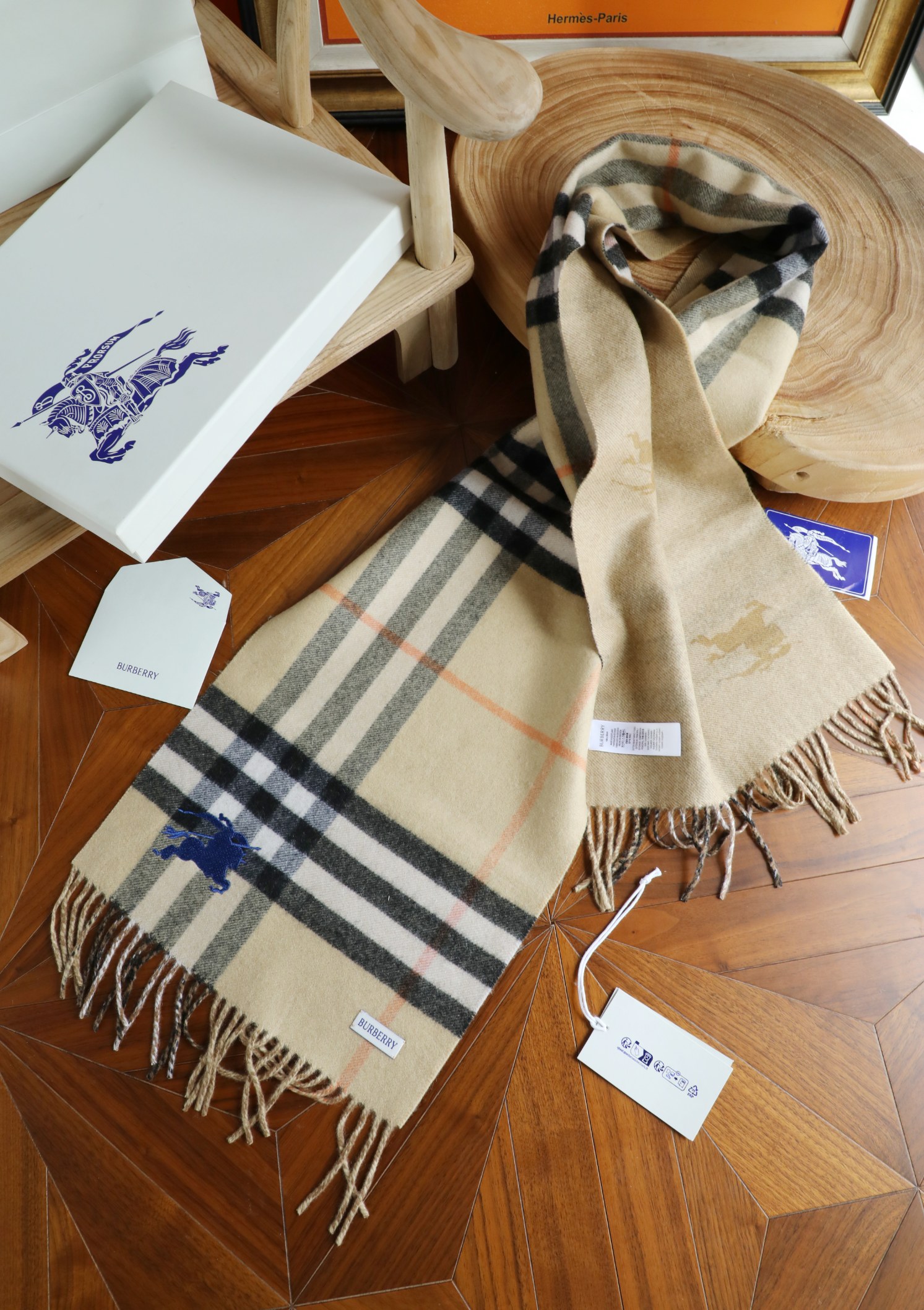 Burberry 最新款 B双刺