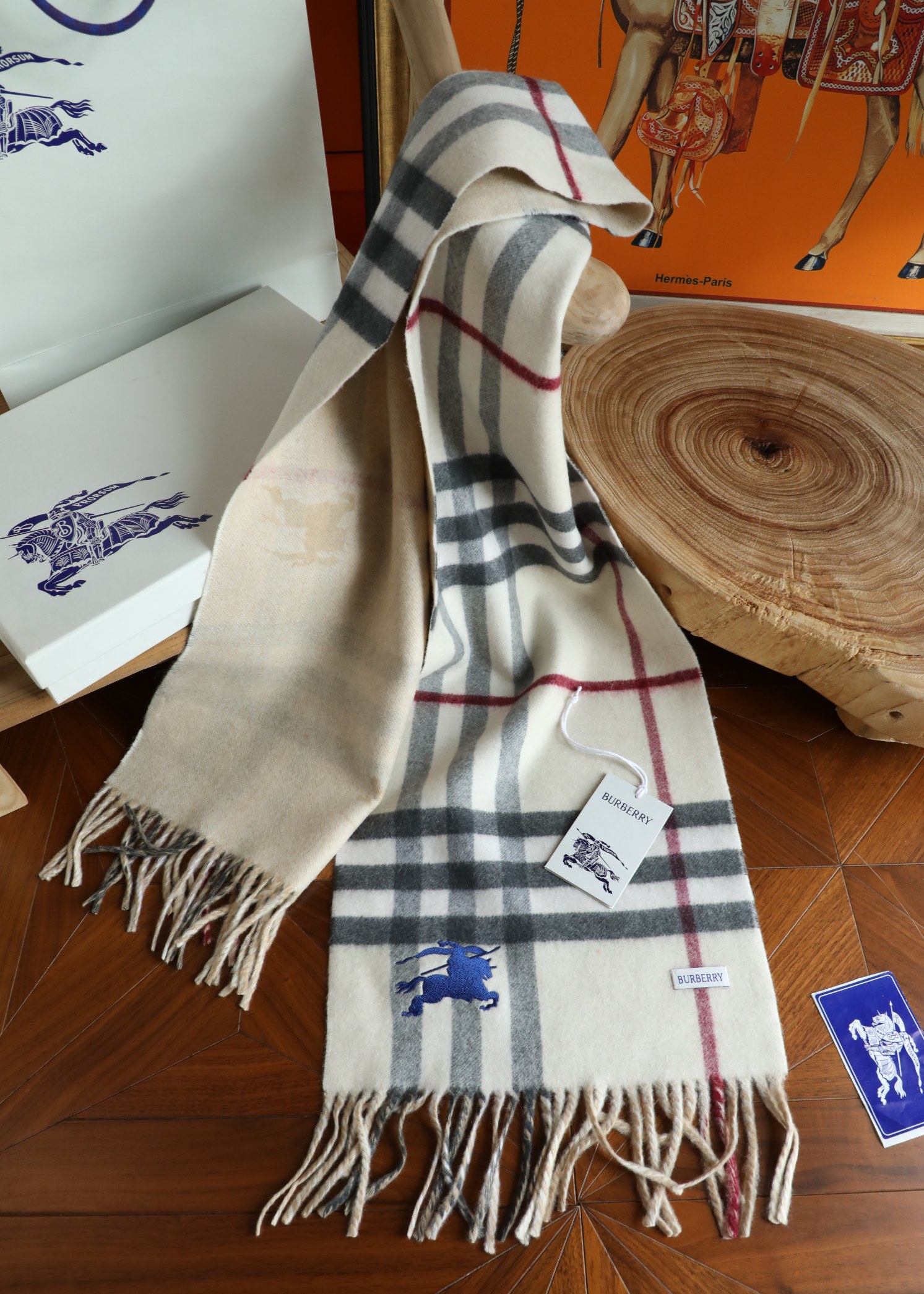 Burberry 最新款 B双刺