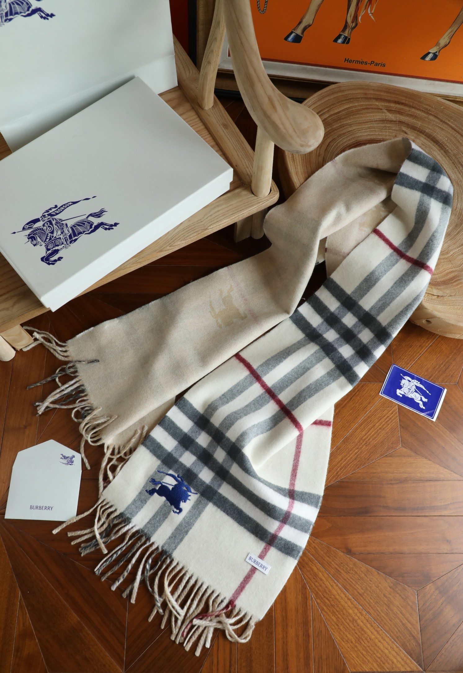 Burberry 最新款 B双刺