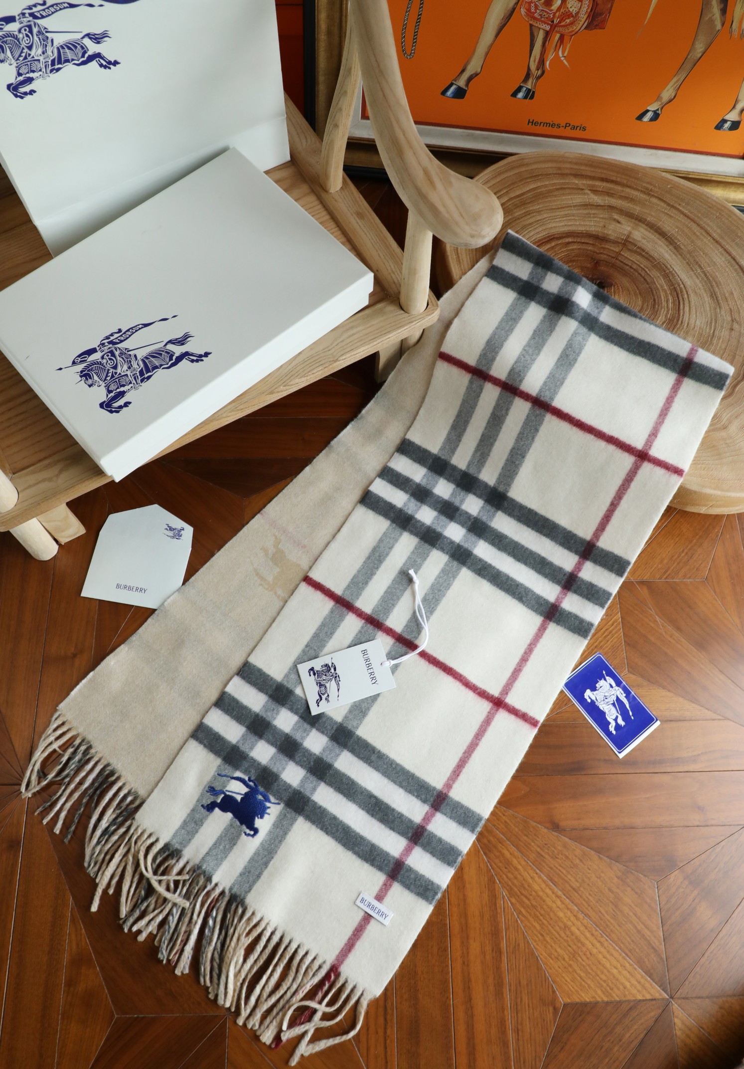 Burberry 最新款 B双刺
