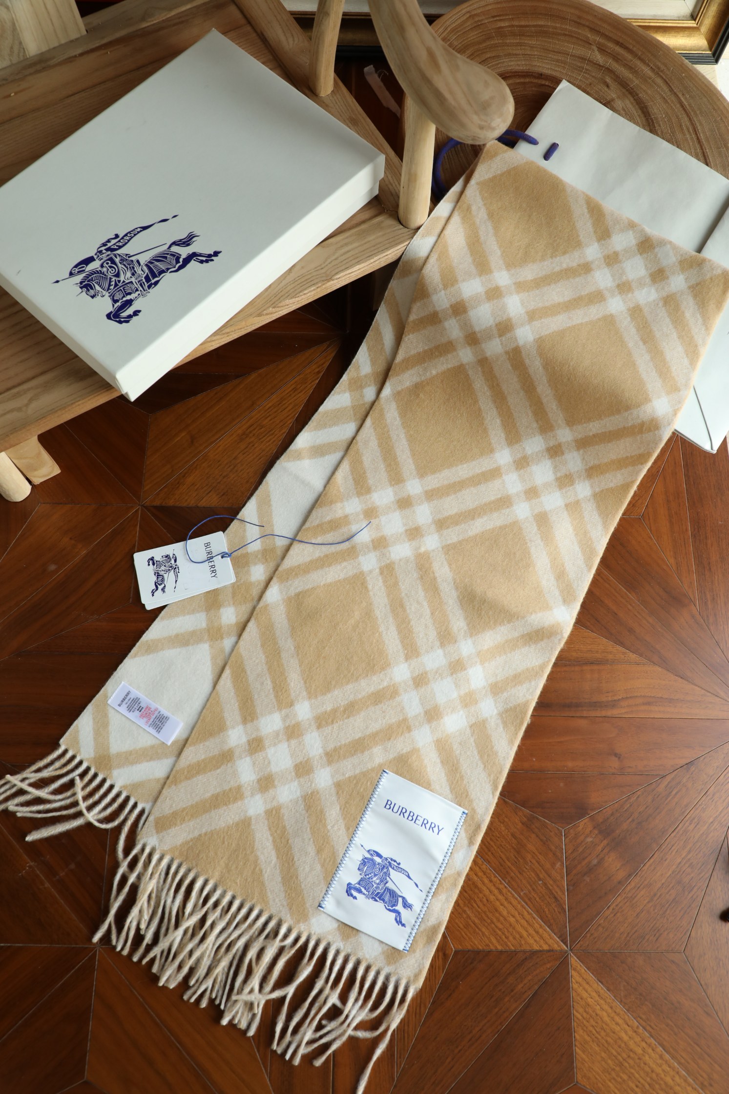 Burberry 柔软面料 流苏版新款大标黑色