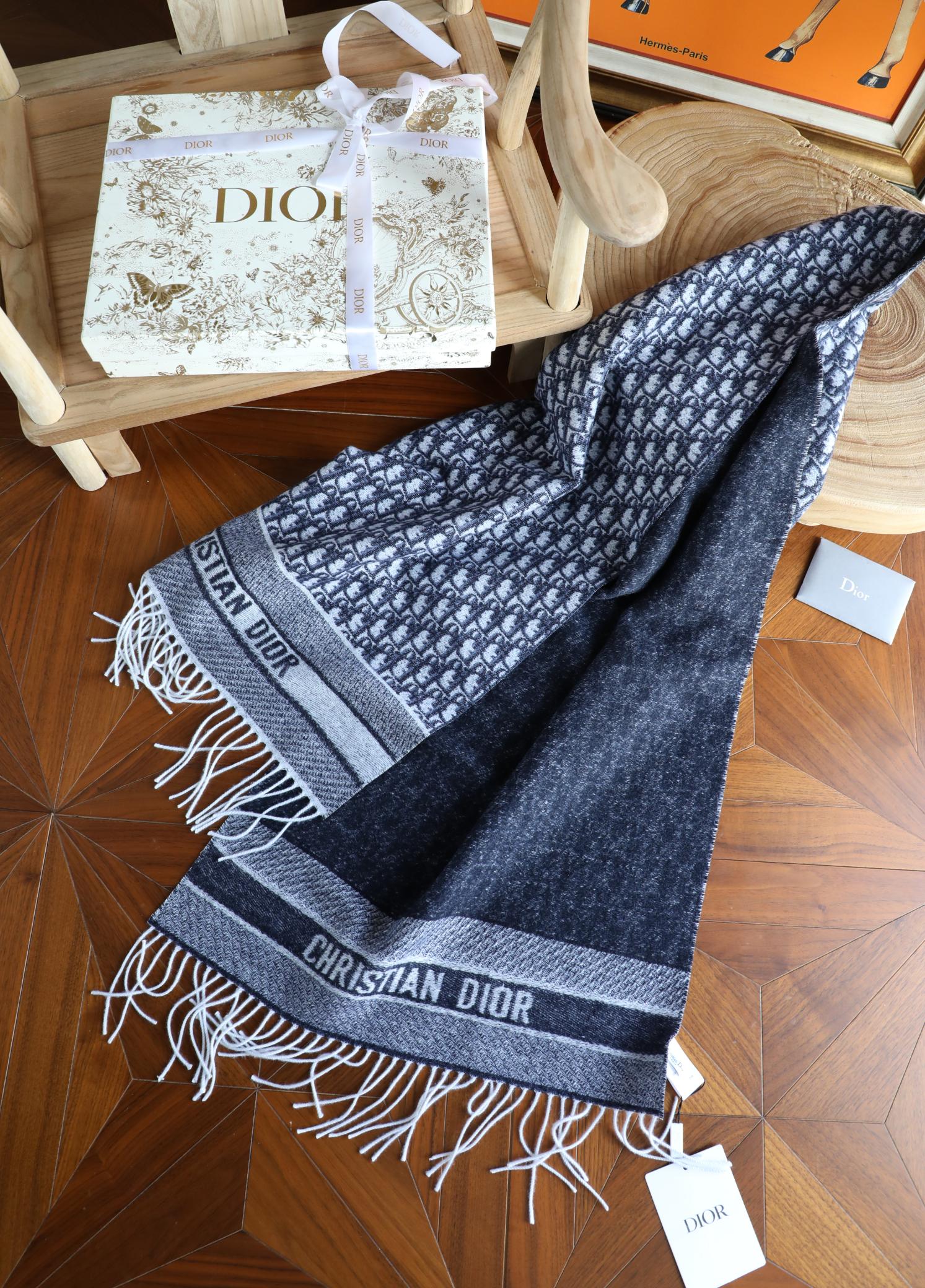 Dior CD字母双面羊绒围巾