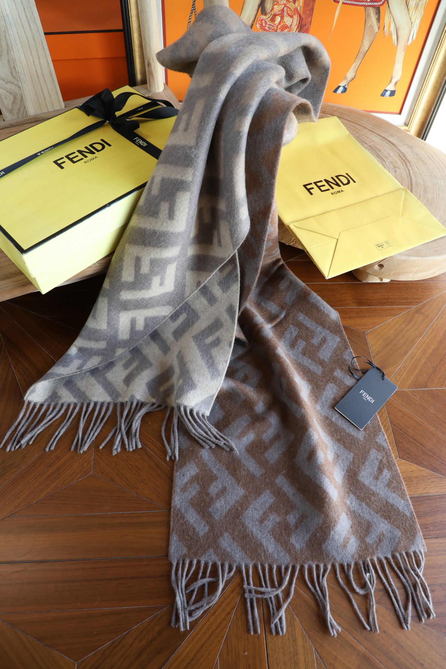 Fendi F最新 羊绒渐变围巾