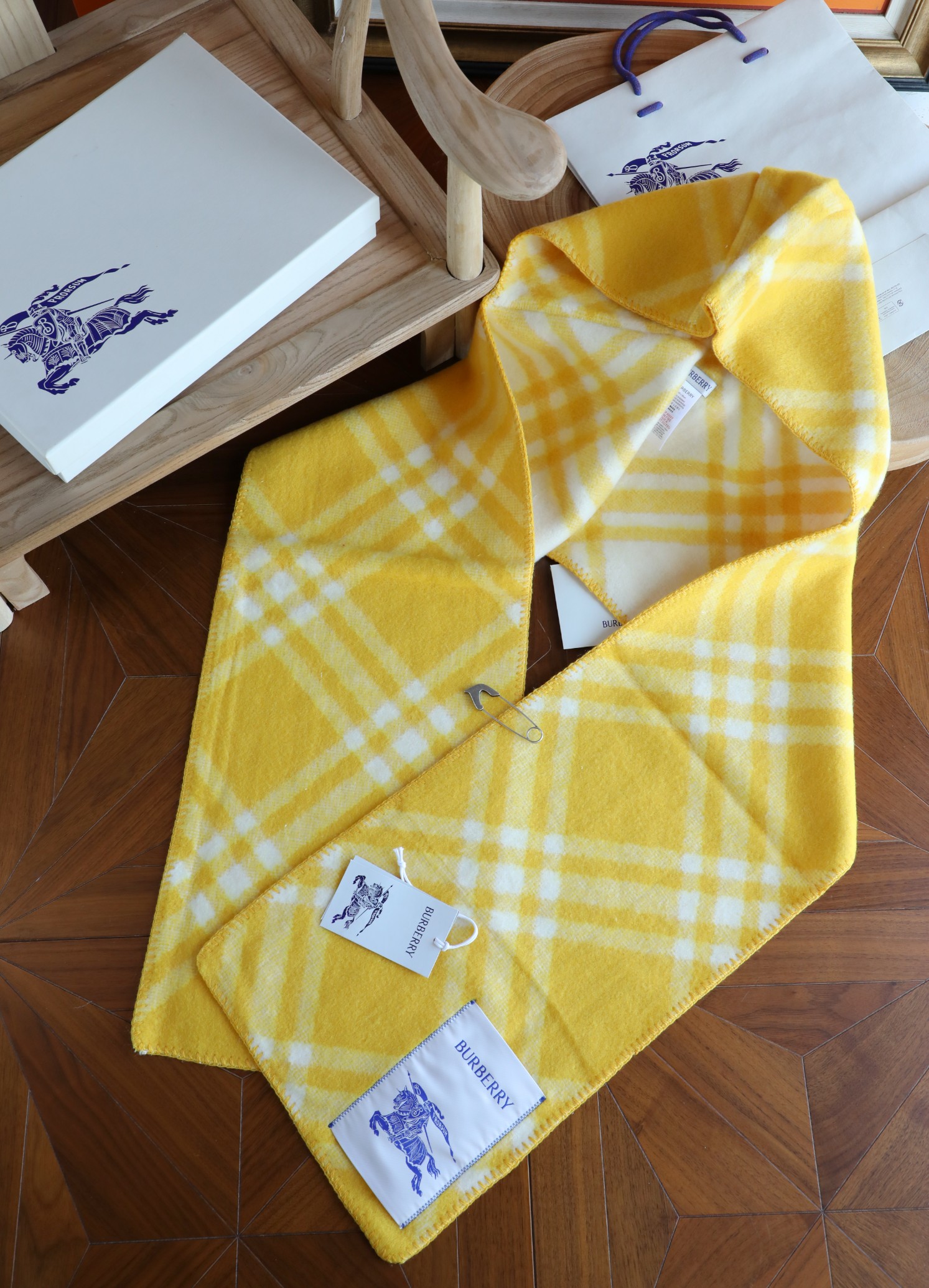 Burberry 升级版质量 别针10