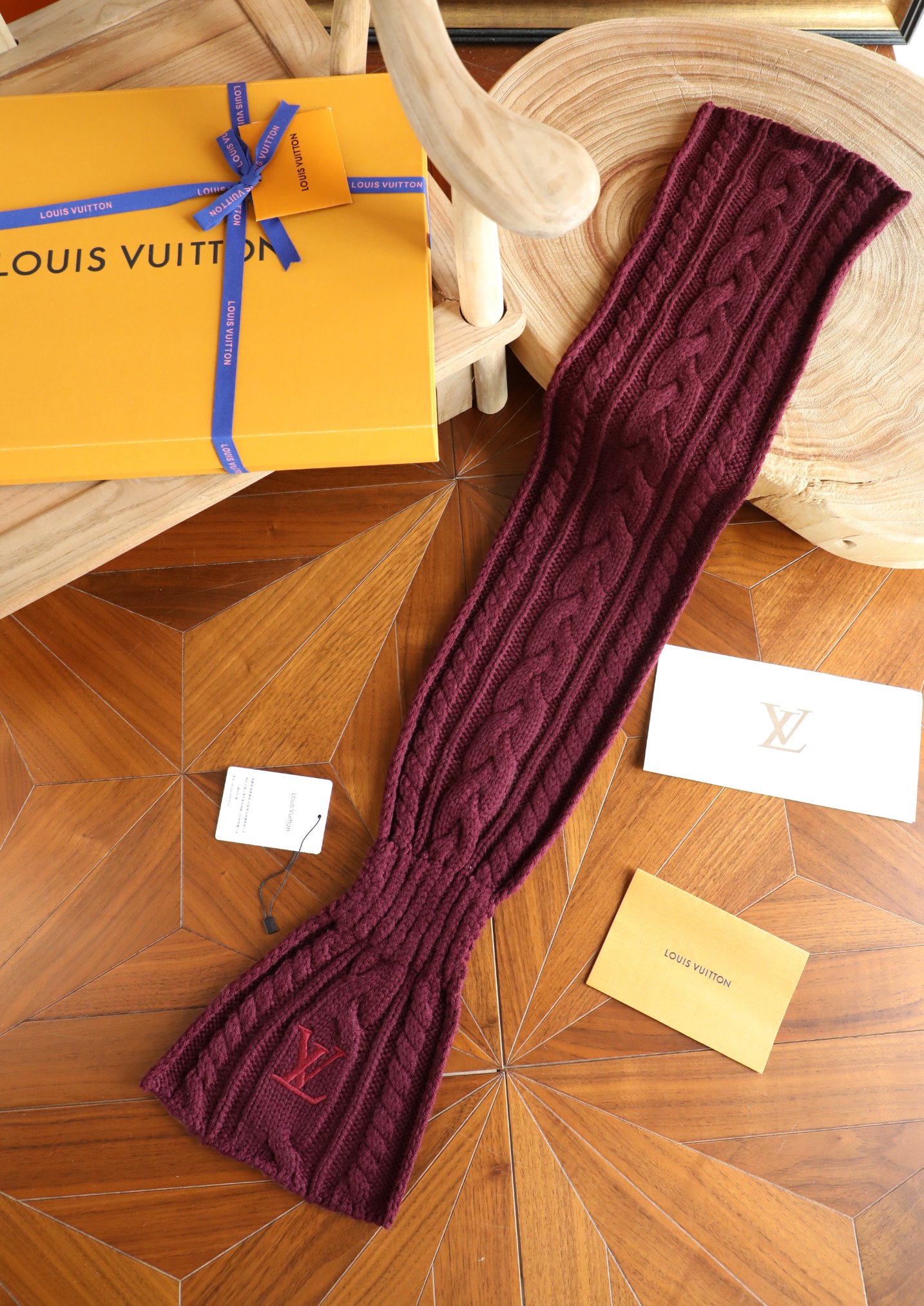 Louis Vuitton L 针织小围巾
