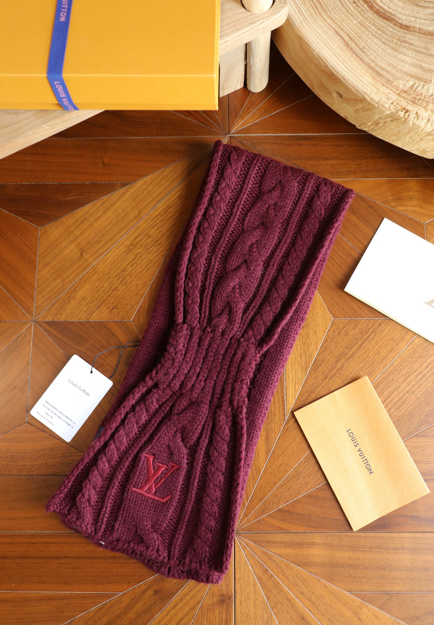 Louis Vuitton L 针织小围巾