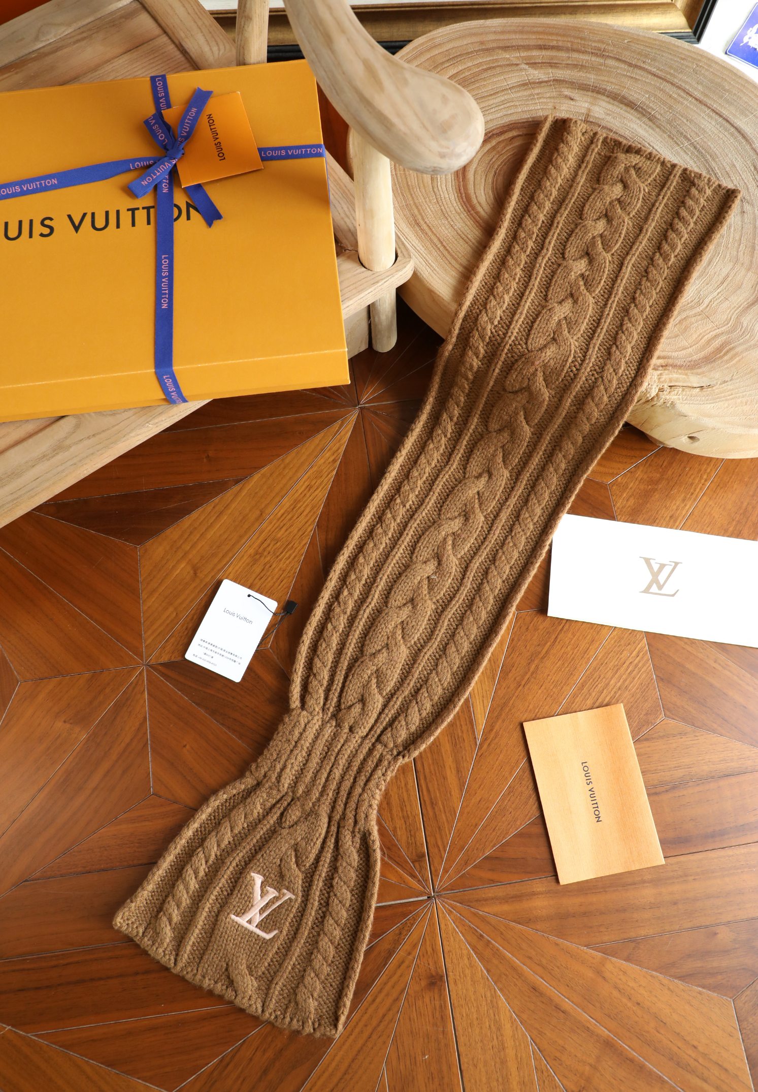 Louis Vuitton L 针织小围巾