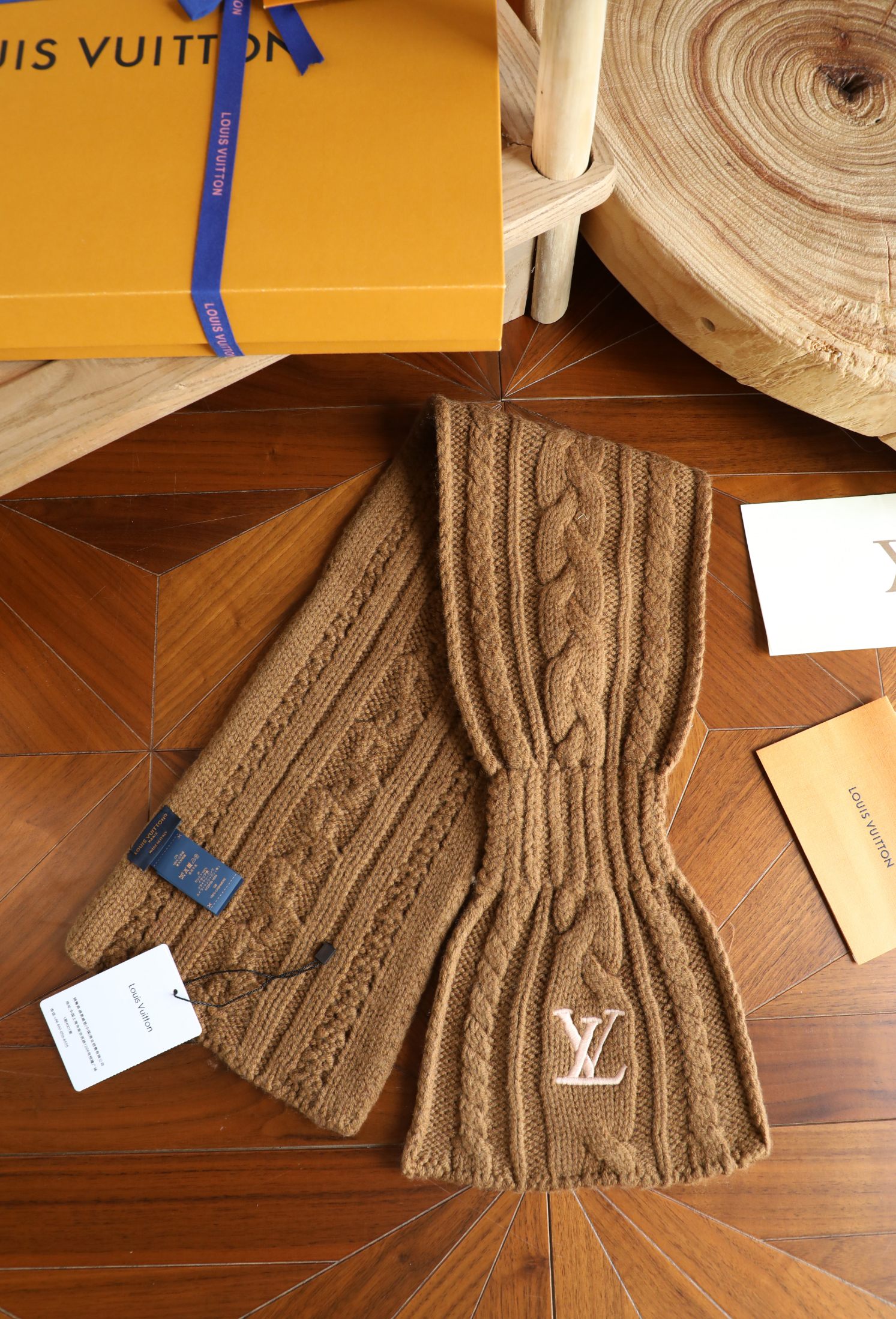 Louis Vuitton L 针织小围巾