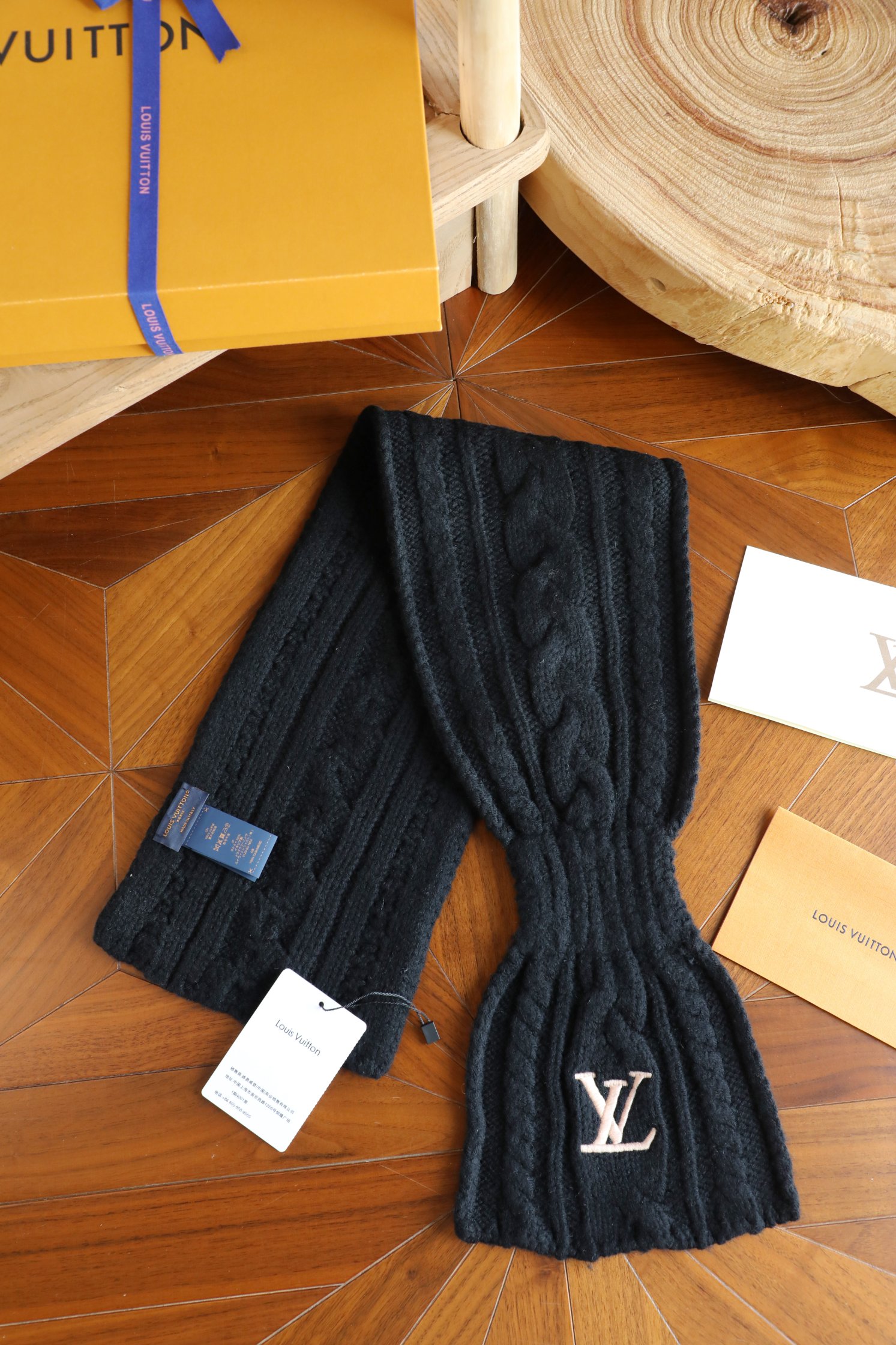Louis Vuitton L 针织小围巾