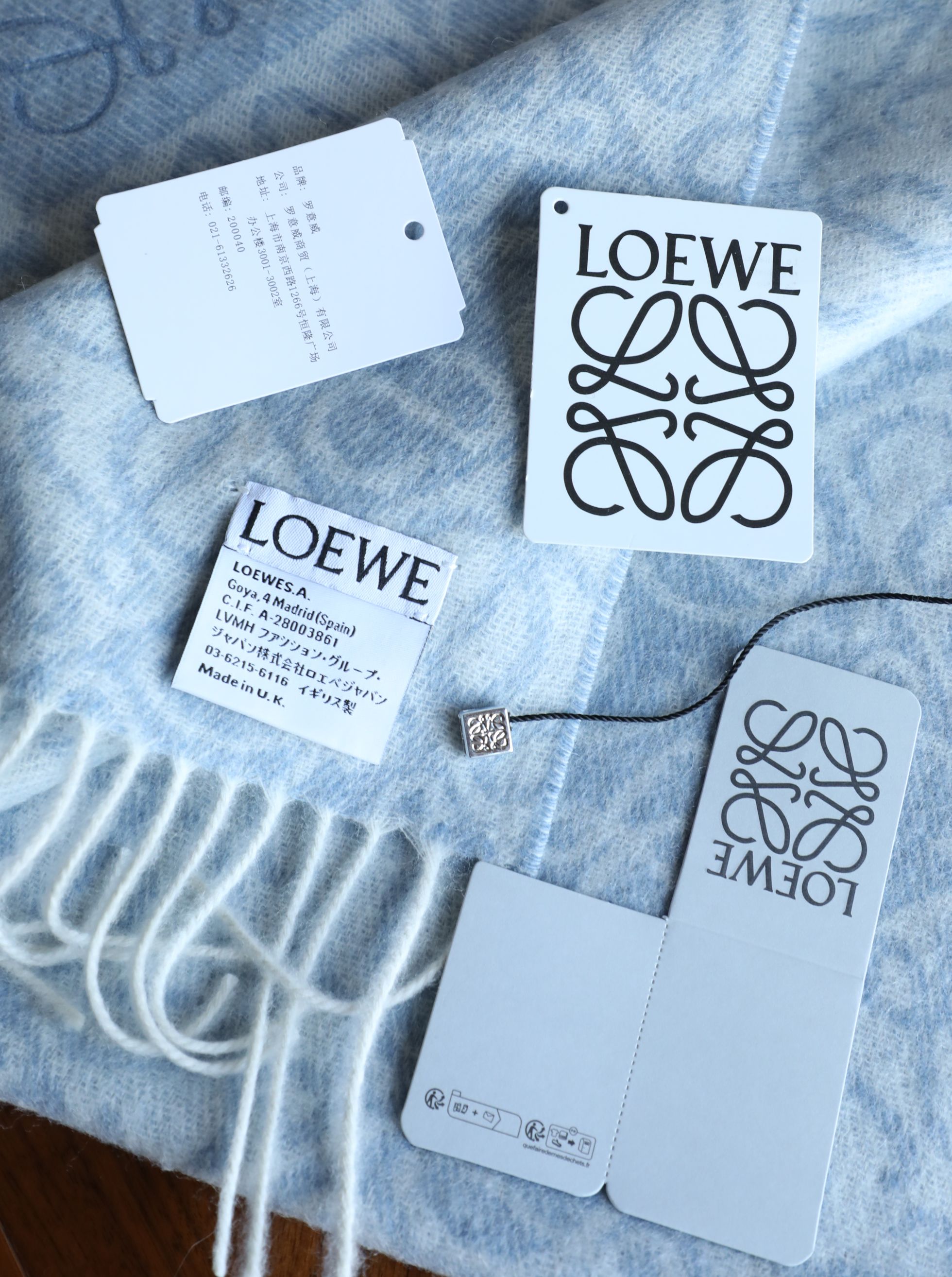 Loewe 罗威牙刷绣围巾
