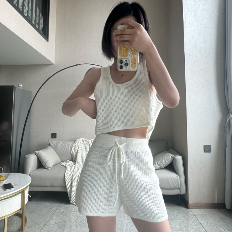 Alo shorts lounge ivory yoga
