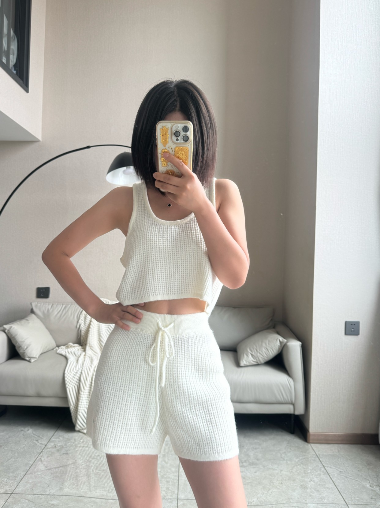 Alo shorts lounge ivory yoga